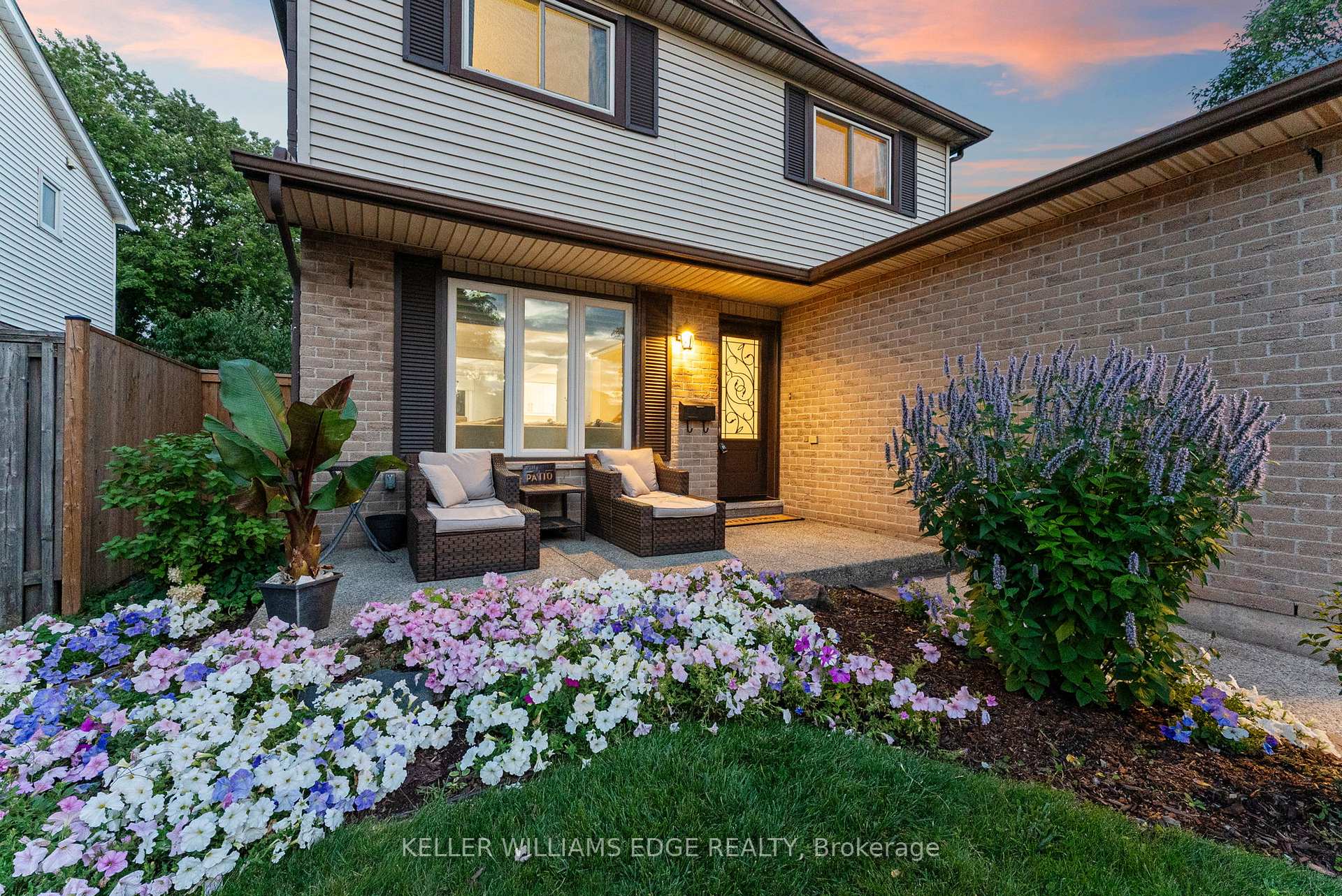 Photo 3 of 16 Drakes Drive, Hamilton, Lakeshore — HOMEH