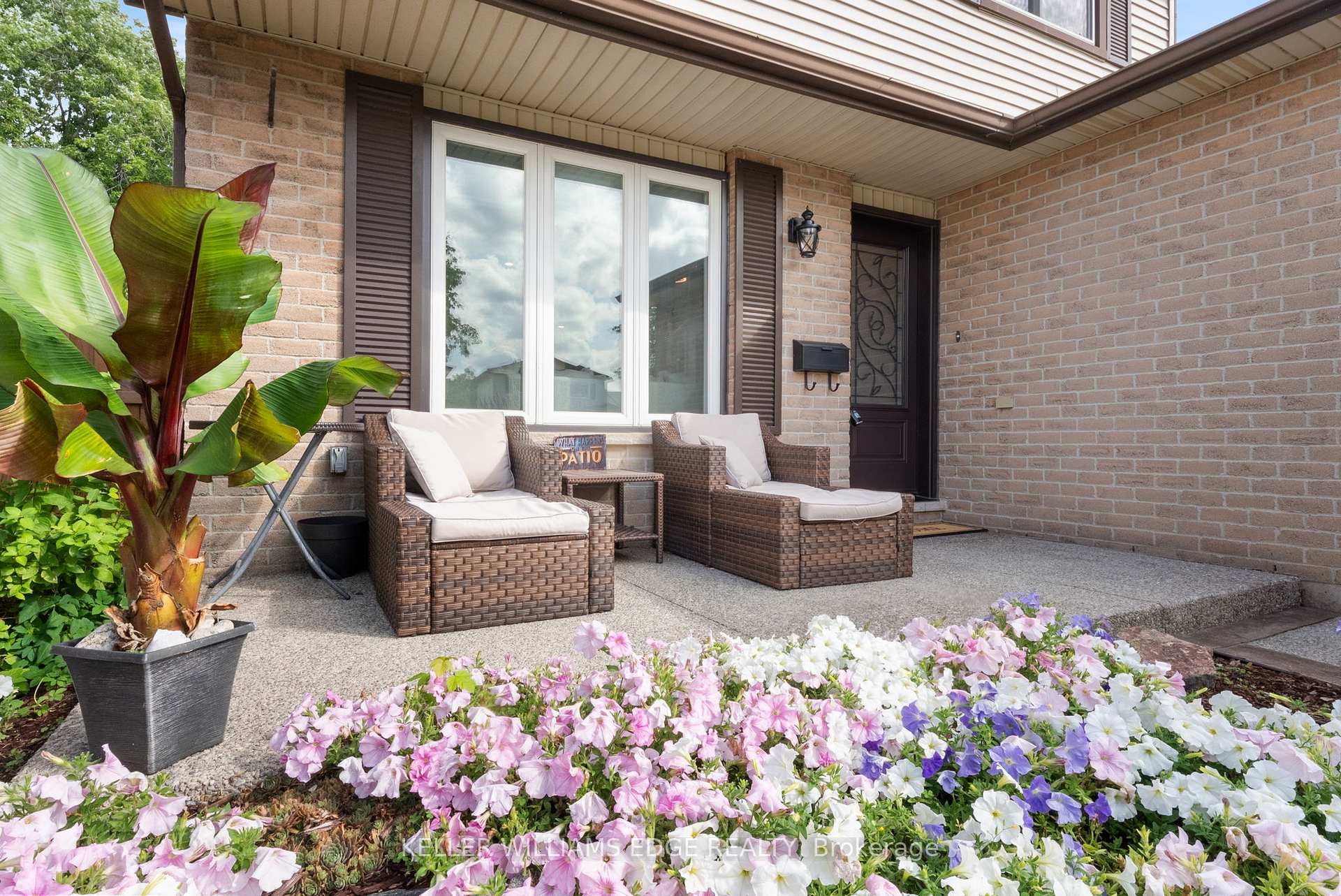 Photo 8 of 16 Drakes Drive, Hamilton, Lakeshore — HOMEH