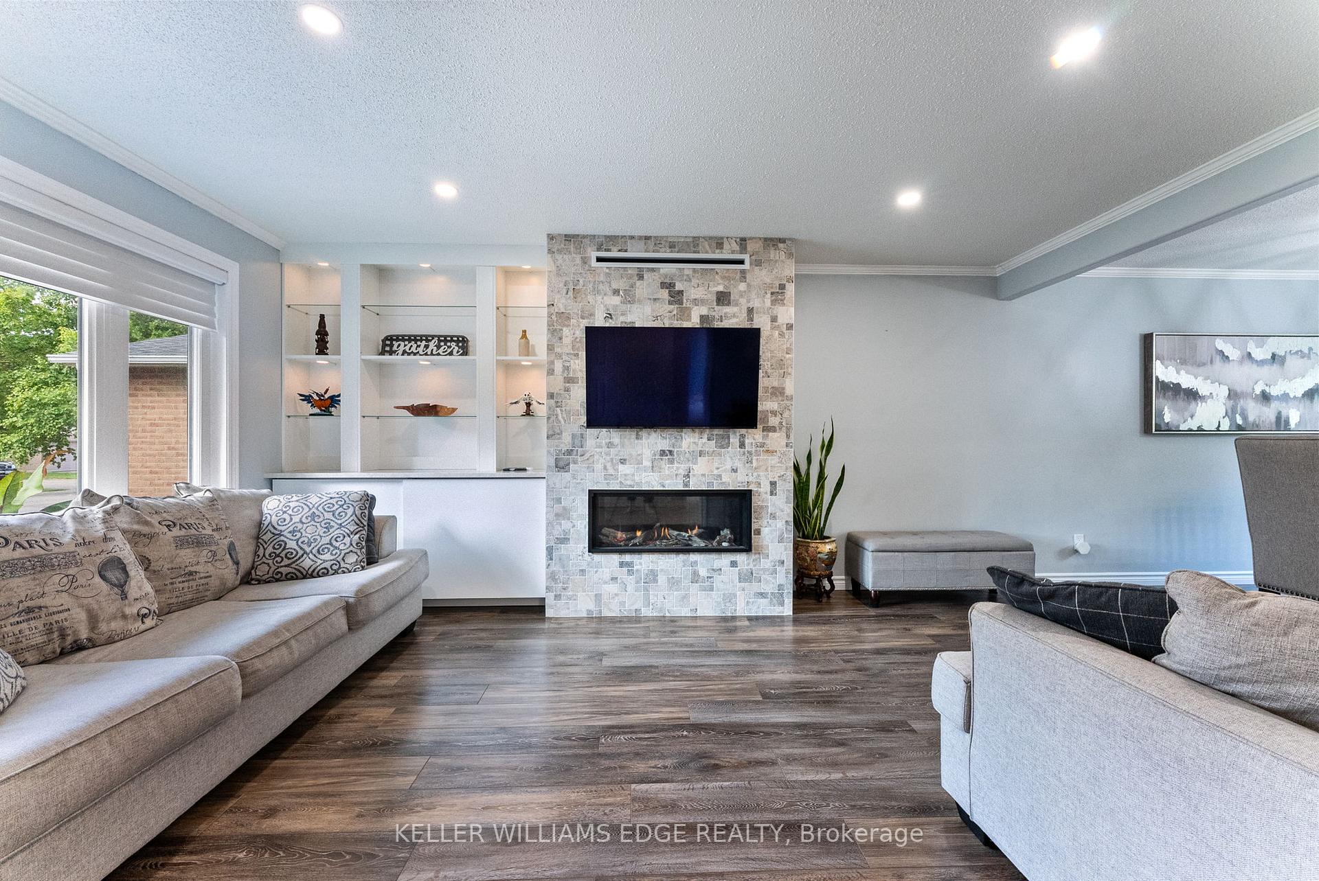 Photo 9 of 16 Drakes Drive, Hamilton, Lakeshore — HOMEH