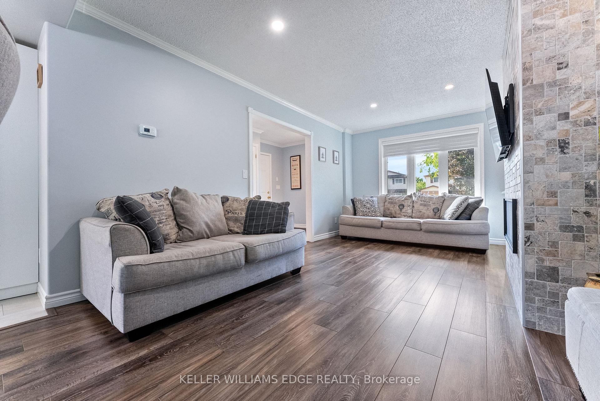 Photo 4 of 16 Drakes Drive, Hamilton, Lakeshore — HOMEH