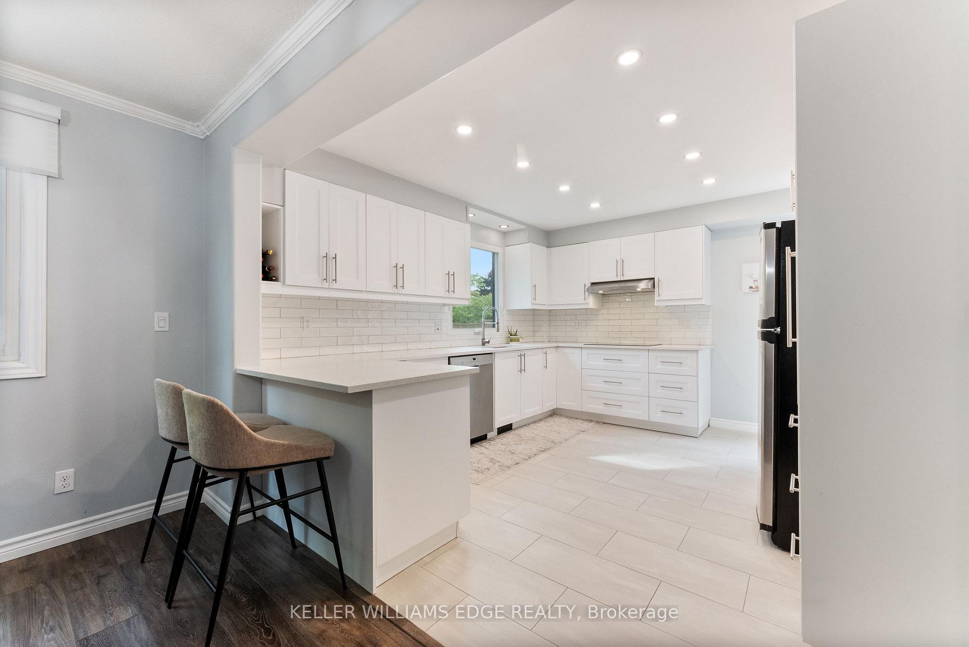 Photo 16 of 16 Drakes Drive, Hamilton, Lakeshore — HOMEH