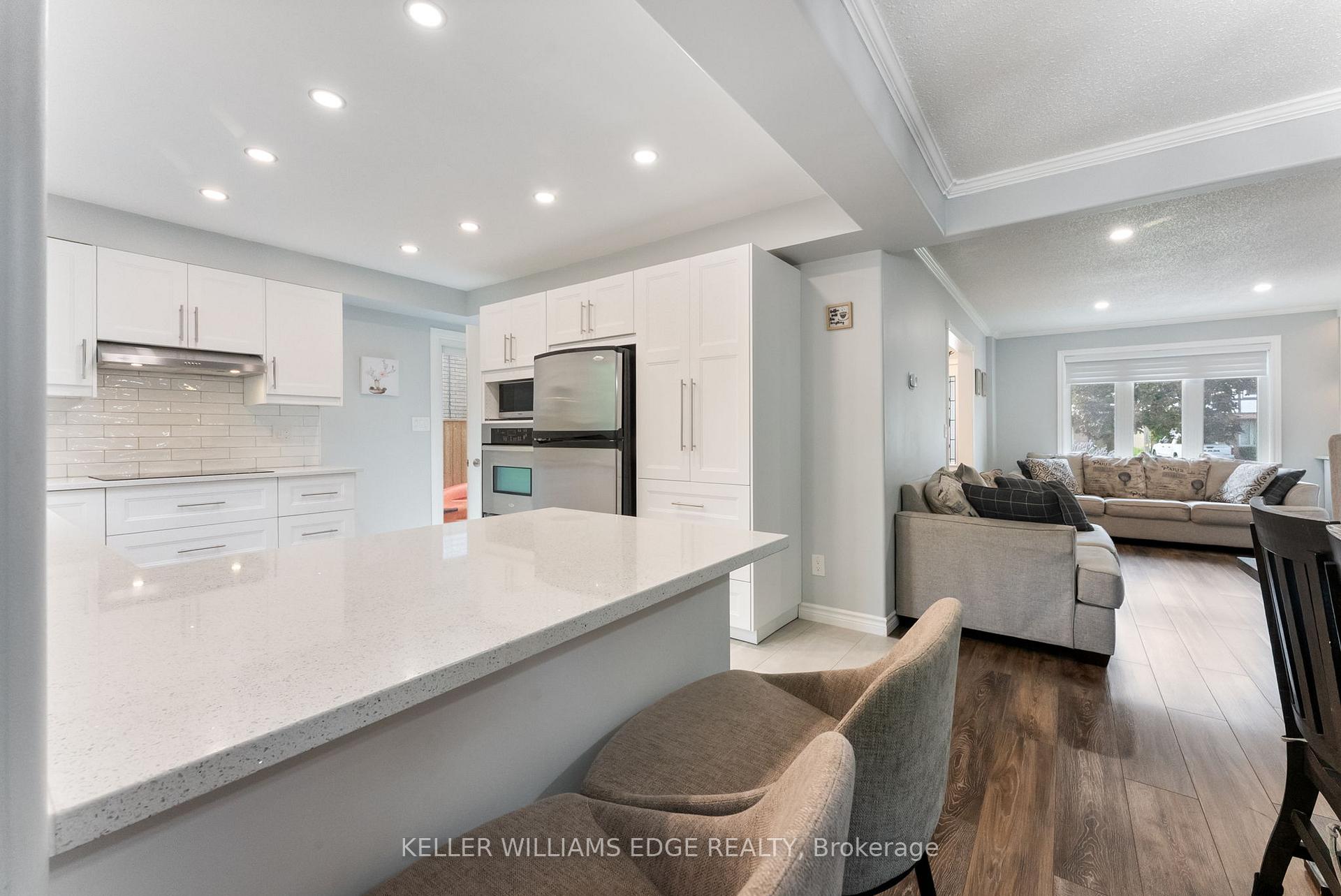 Photo 15 of 16 Drakes Drive, Hamilton, Lakeshore — HOMEH