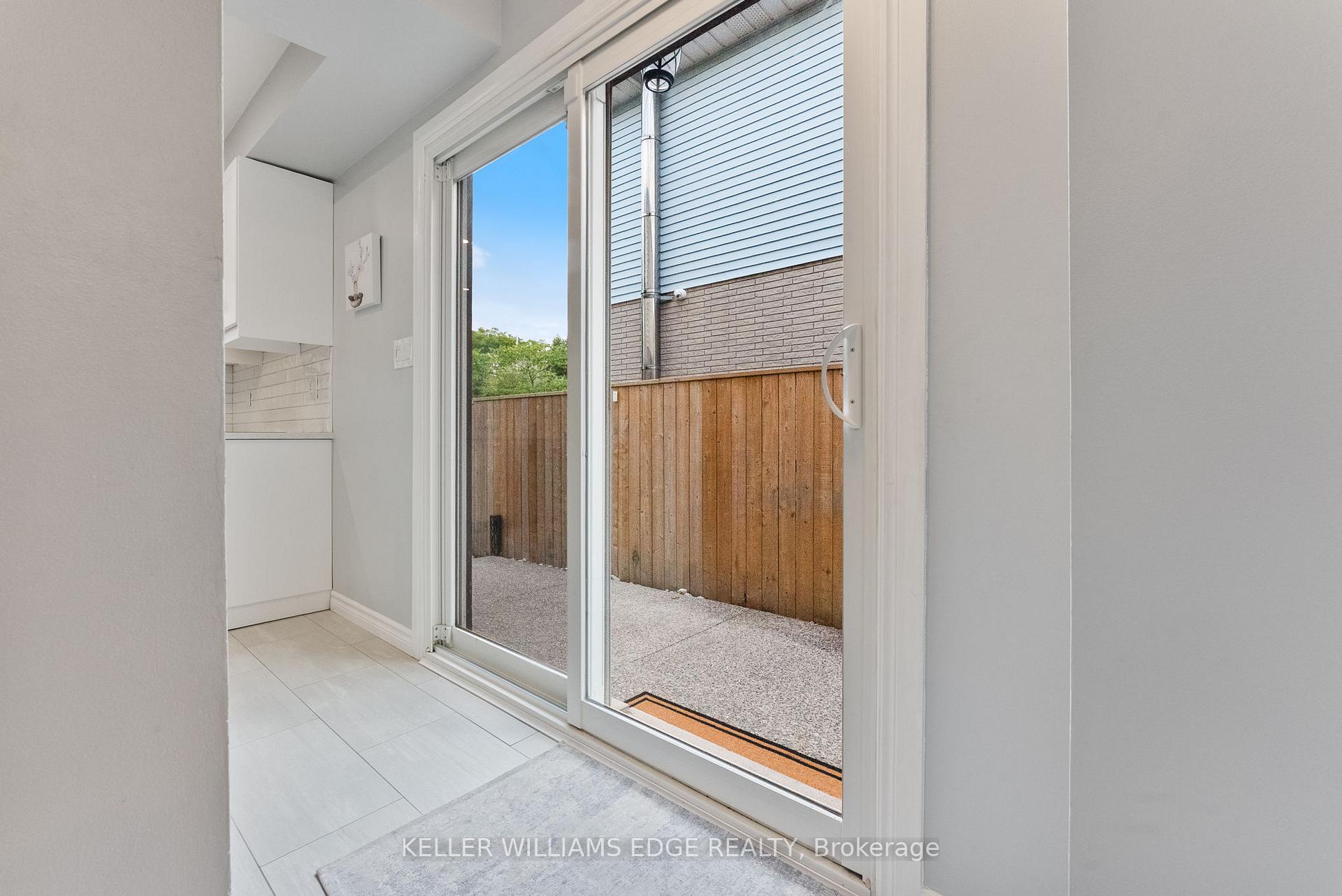 Photo 10 of 16 Drakes Drive, Hamilton, Lakeshore — HOMEH
