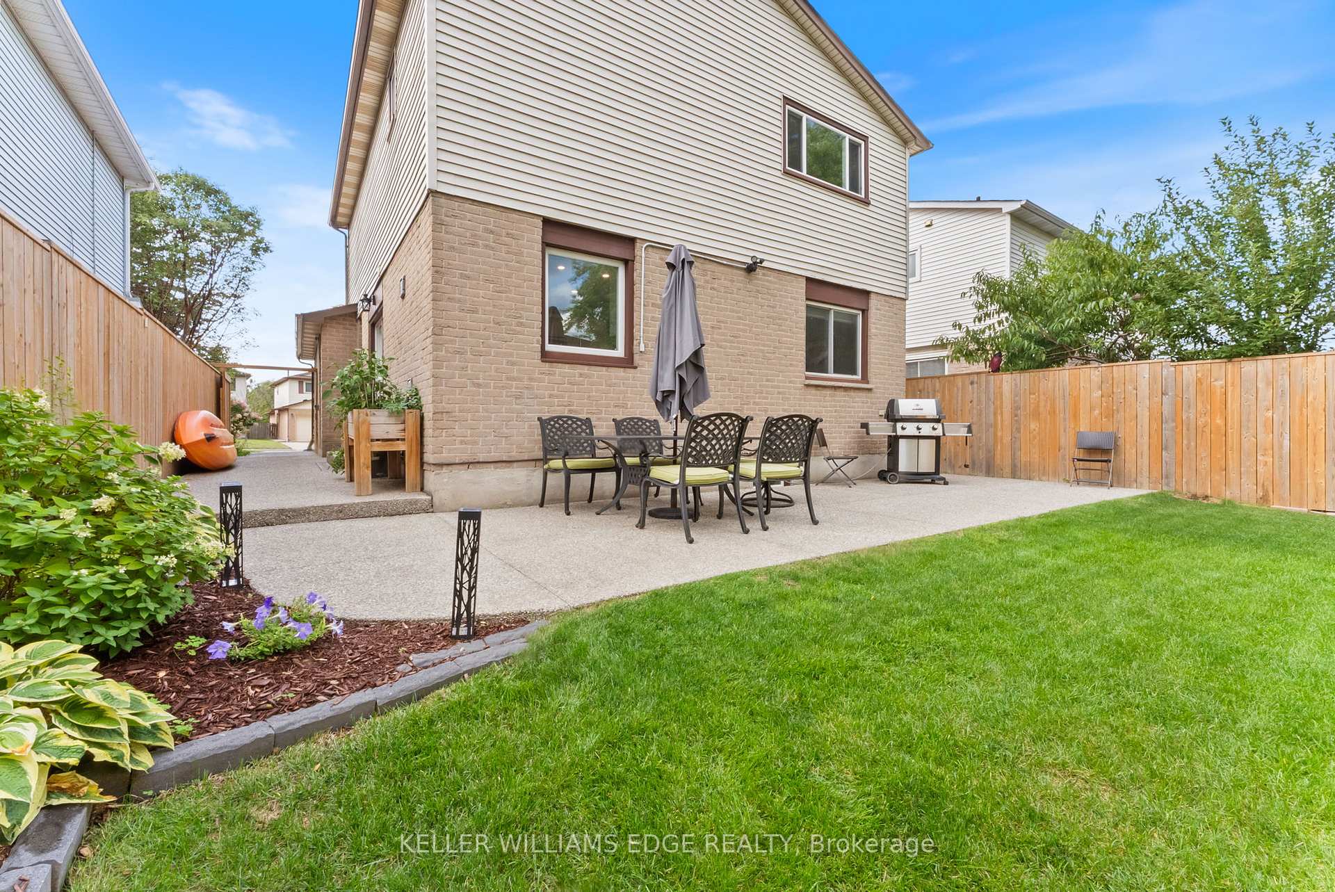 Photo 37 of 16 Drakes Drive, Hamilton, Lakeshore — HOMEH