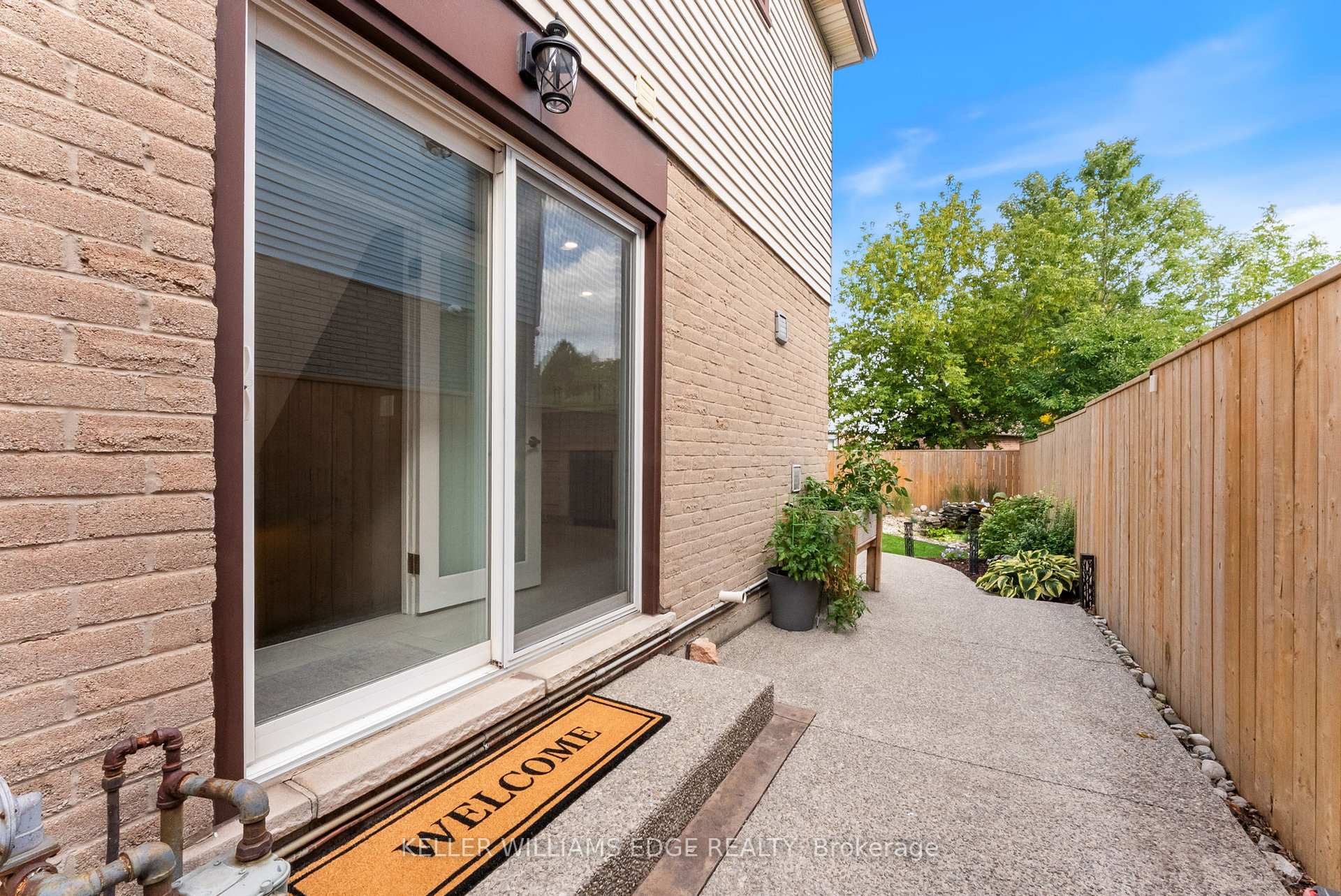 Photo 30 of 16 Drakes Drive, Hamilton, Lakeshore — HOMEH