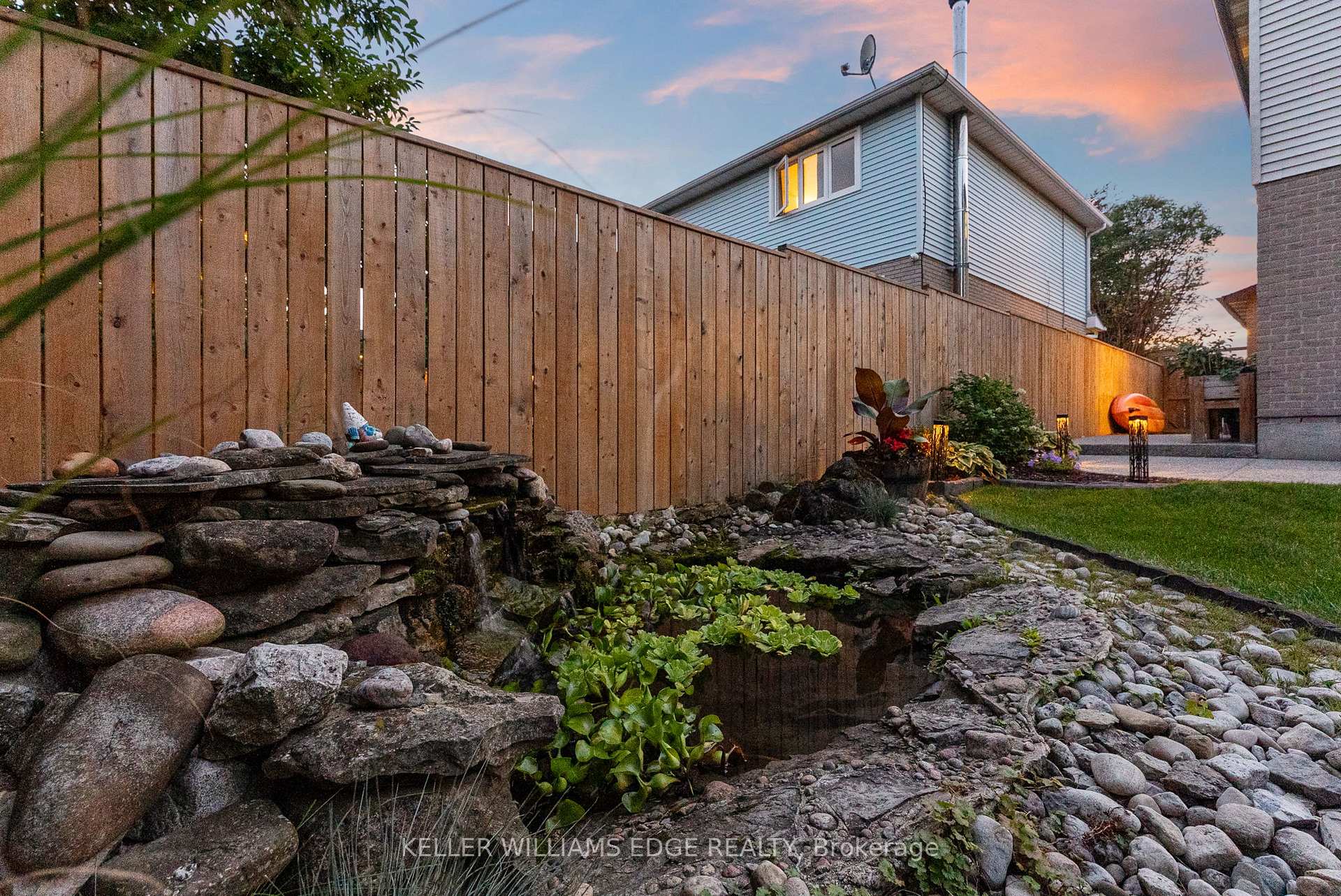 Photo 38 of 16 Drakes Drive, Hamilton, Lakeshore — HOMEH