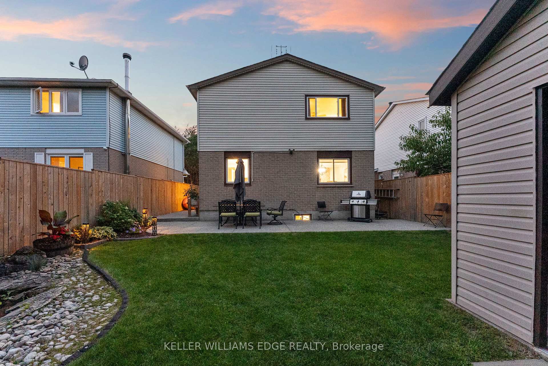 Photo 42 of 16 Drakes Drive, Hamilton, Lakeshore — HOMEH