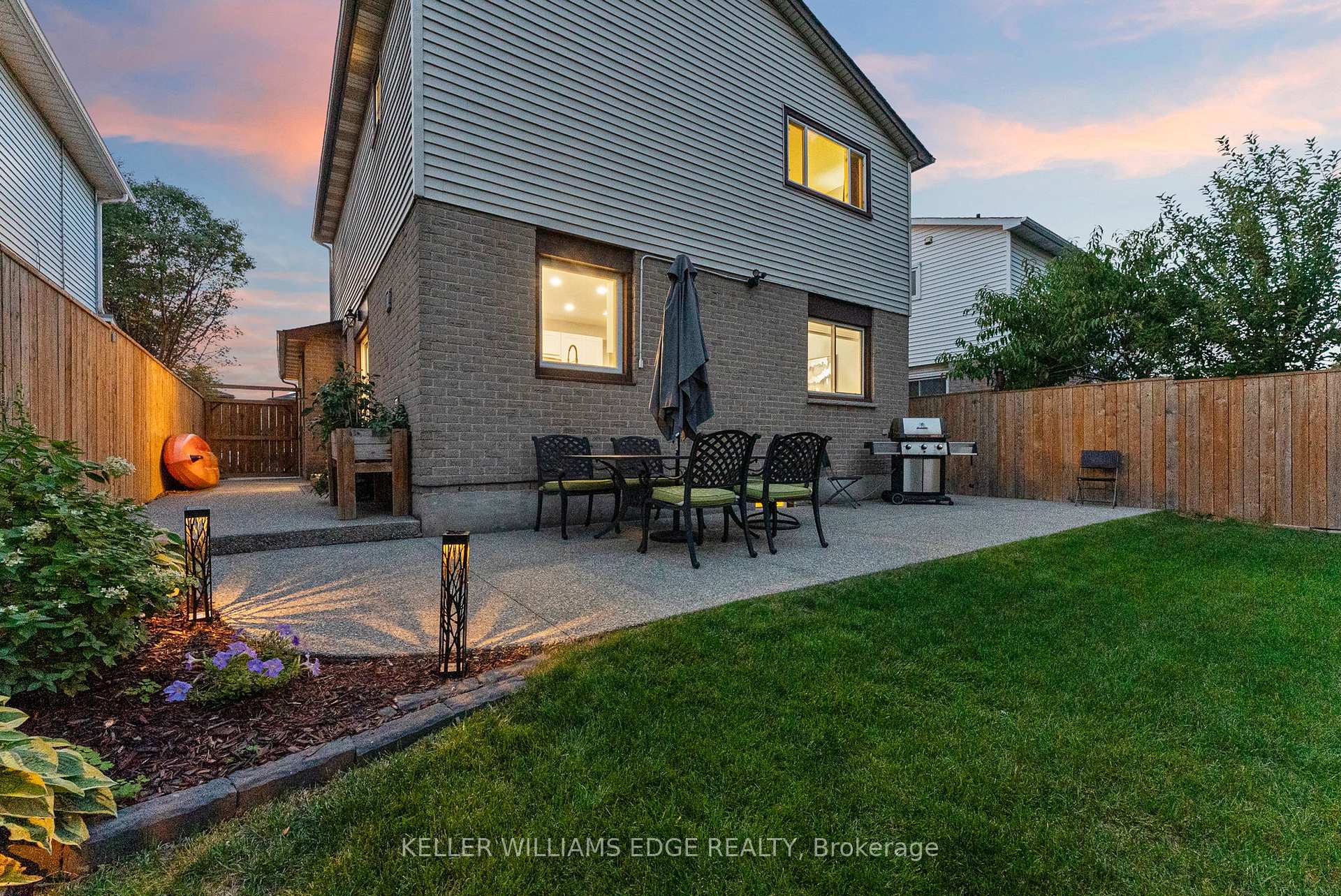 Photo 40 of 16 Drakes Drive, Hamilton, Lakeshore — HOMEH