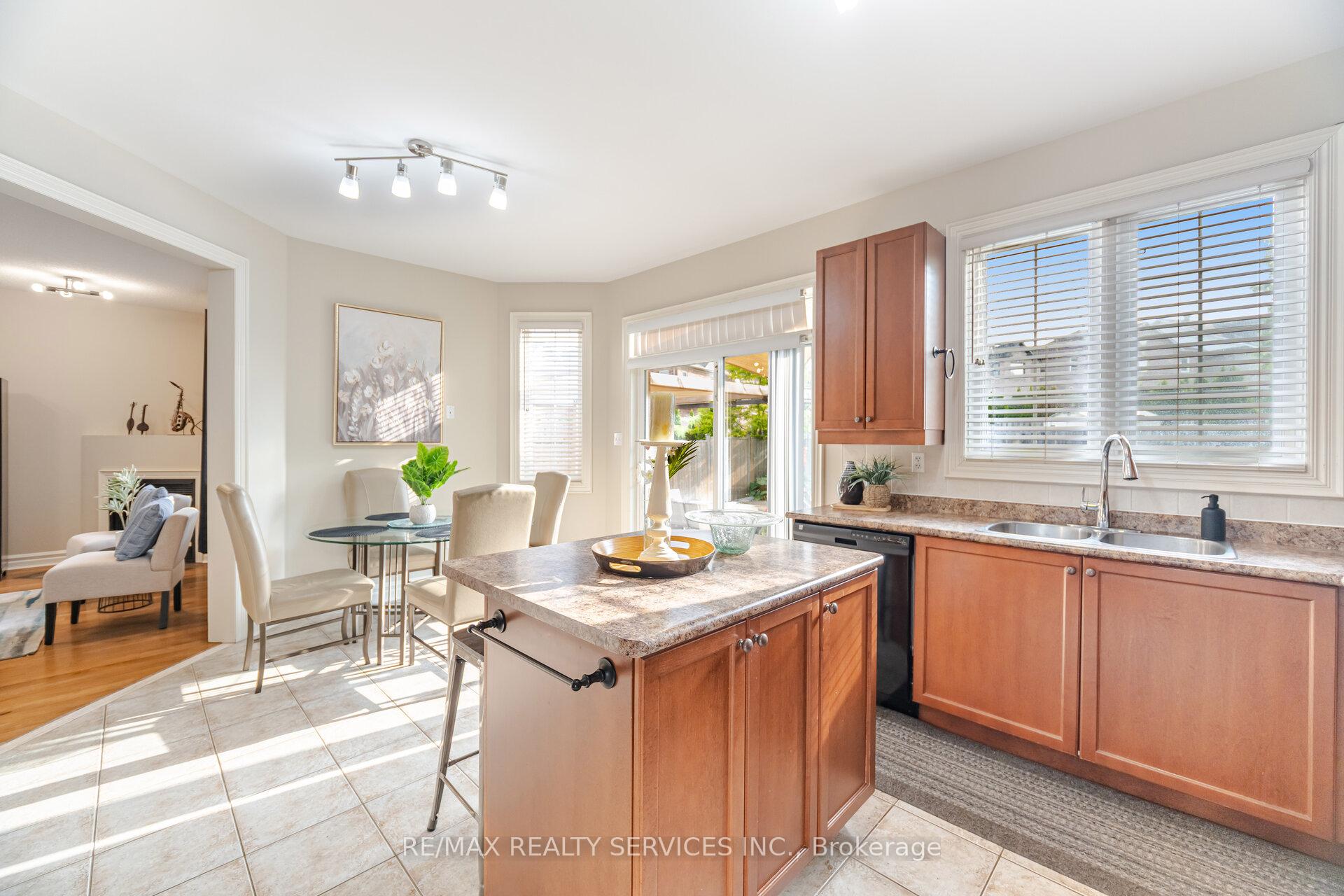 Photo 12 of 2 Stoneylake Avenue, Brampton, Madoc — HOMEH