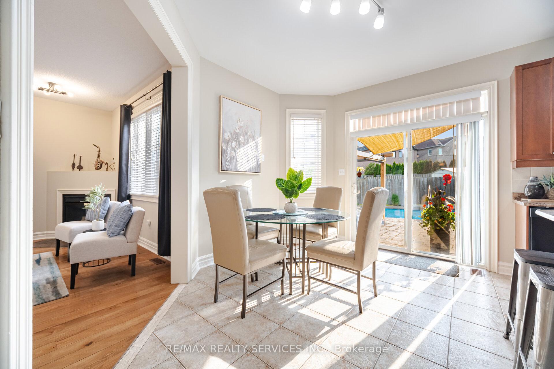 Photo 11 of 2 Stoneylake Avenue, Brampton, Madoc — HOMEH