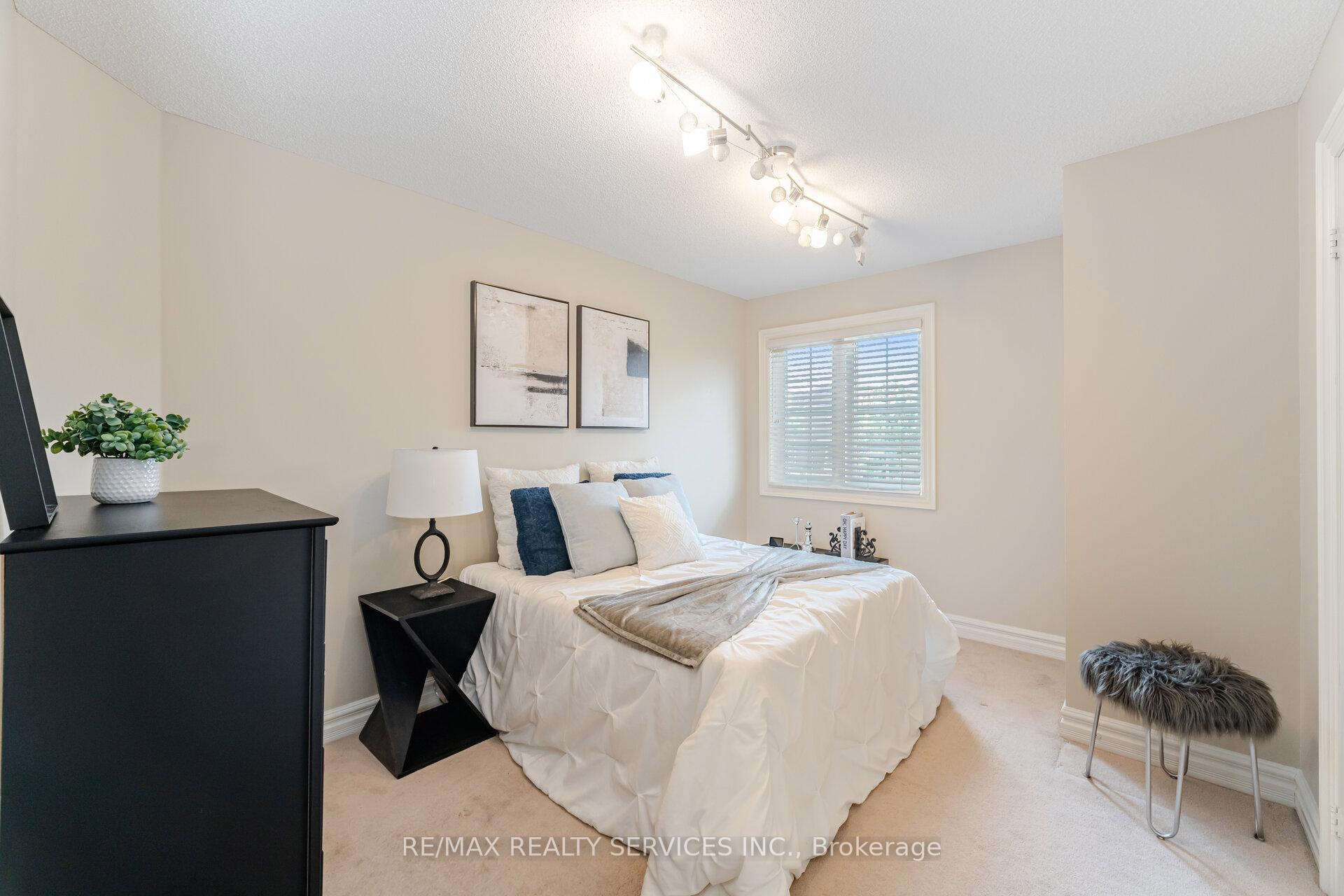 Photo 34 of 2 Stoneylake Avenue, Brampton, Madoc — HOMEH