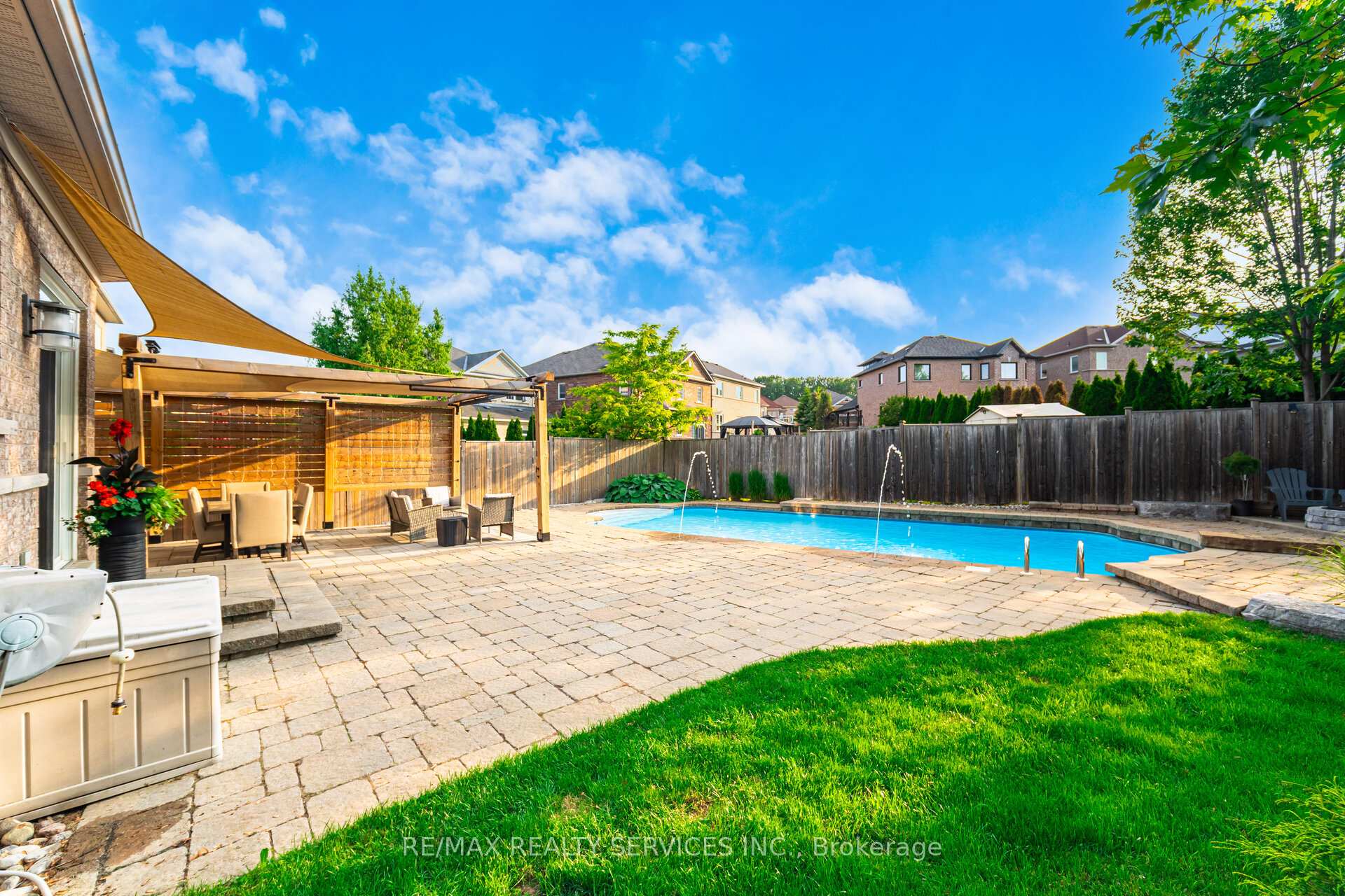 Photo 31 of 2 Stoneylake Avenue, Brampton, Madoc — HOMEH