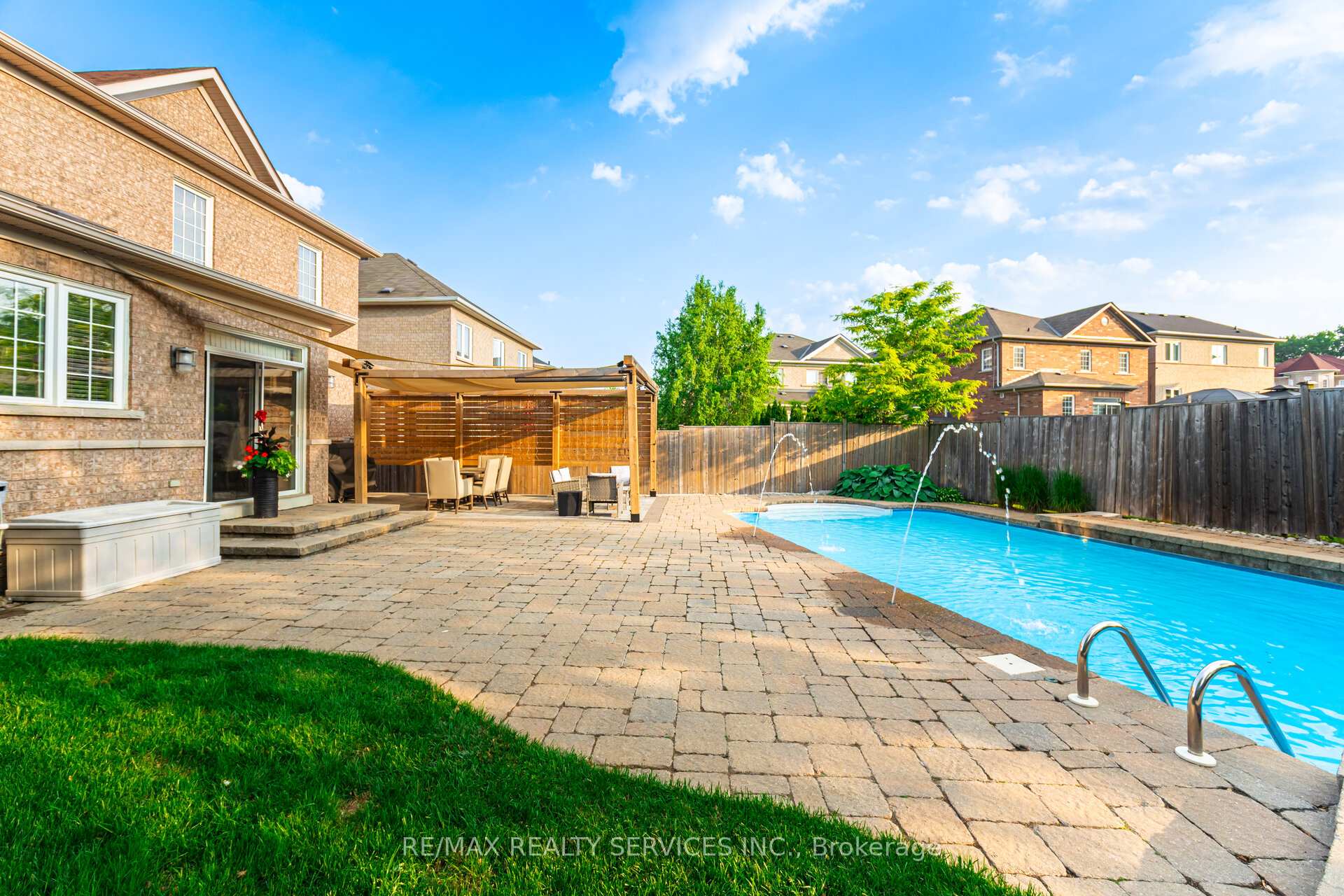 Photo 40 of 2 Stoneylake Avenue, Brampton, Madoc — HOMEH