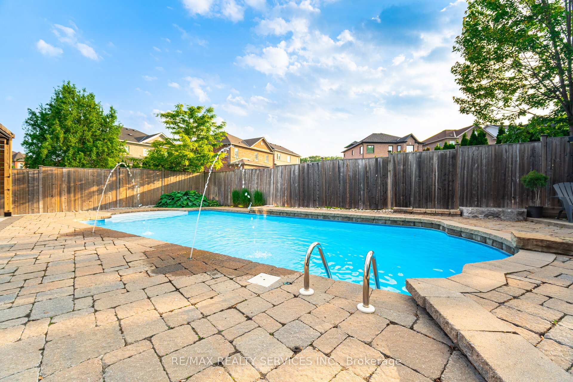 Photo 30 of 2 Stoneylake Avenue, Brampton, Madoc — HOMEH