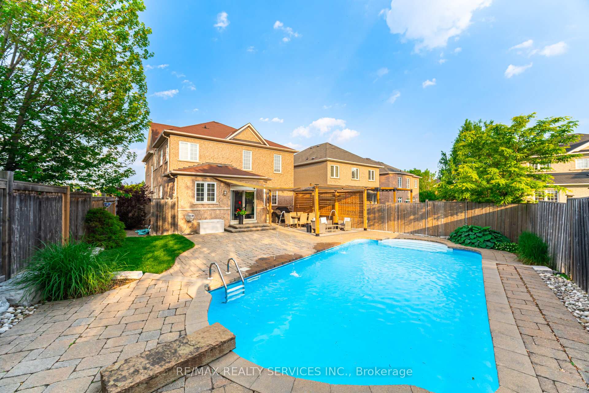 Photo 32 of 2 Stoneylake Avenue, Brampton, Madoc — HOMEH