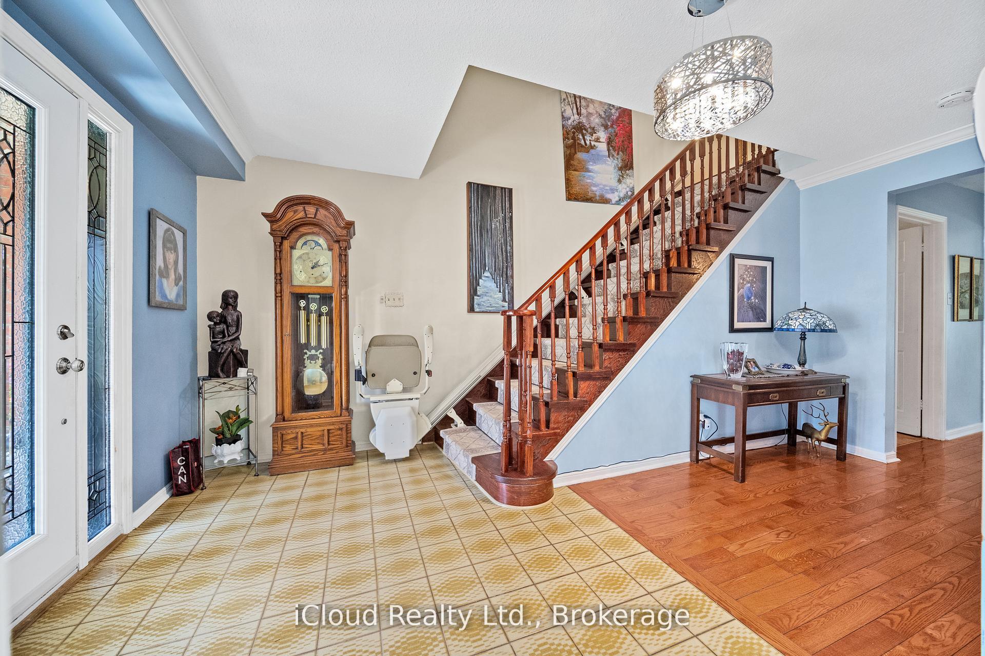 Photo 2 of 1 Carnforth Drive, Brampton, Snelgrove — HOMEH