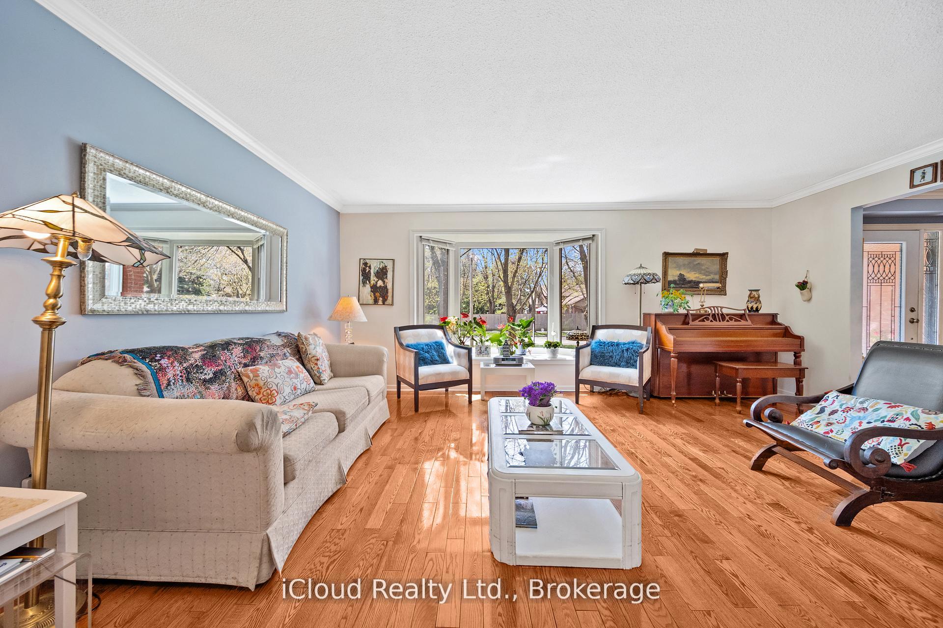 Photo 9 of 1 Carnforth Drive, Brampton, Snelgrove — HOMEH