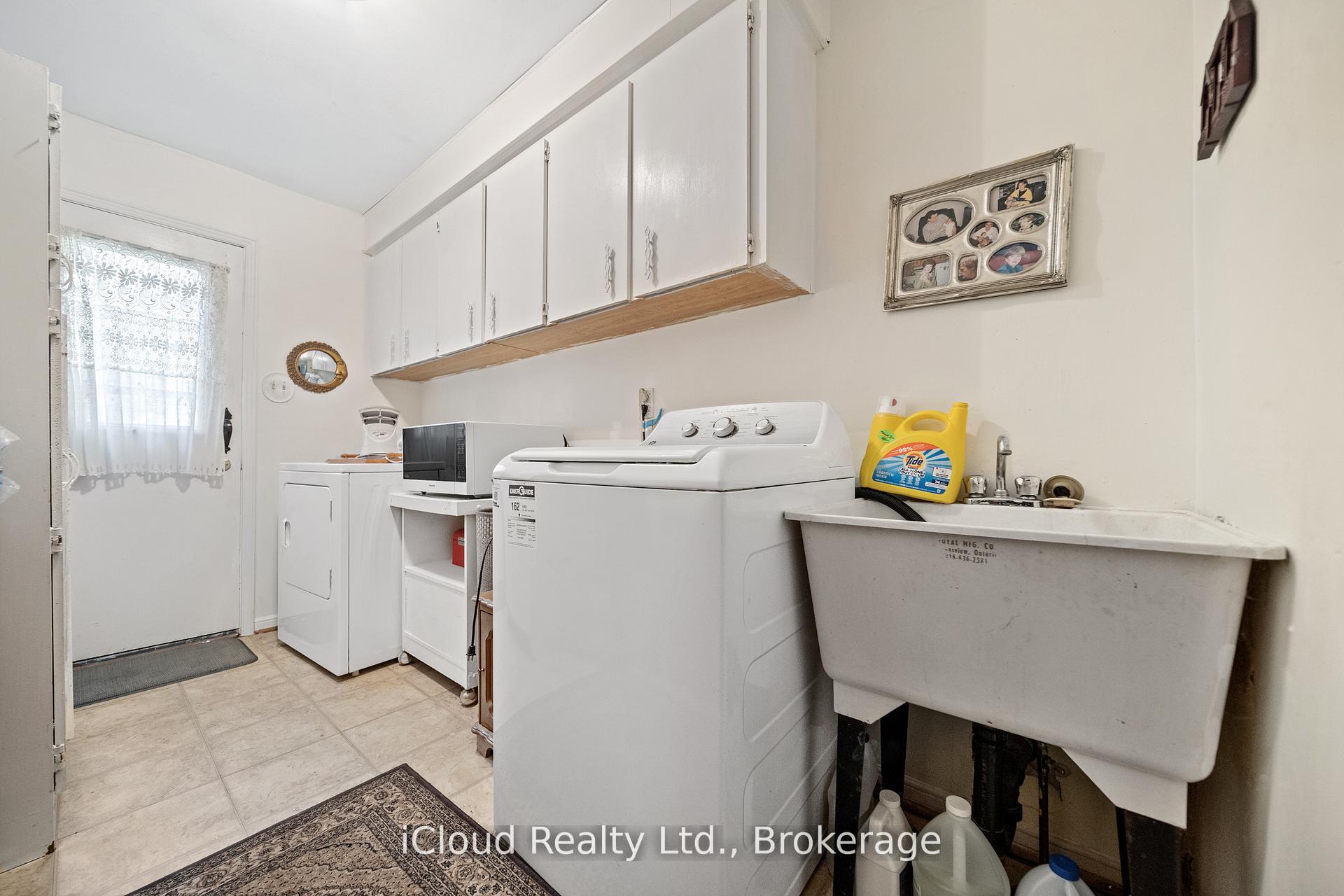Photo 13 of 1 Carnforth Drive, Brampton, Snelgrove — HOMEH