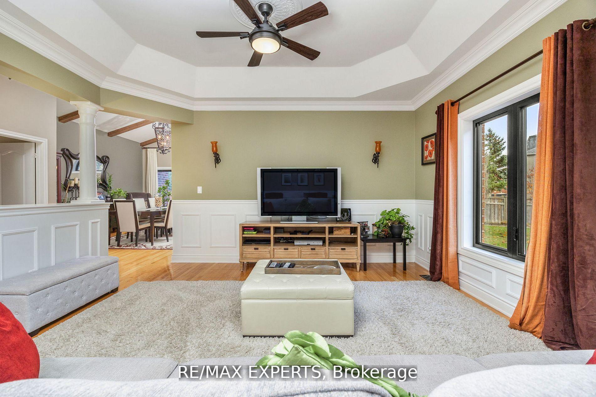 Photo 4 of 20 Concorde Drive, Brampton, Vales of Castlemore North — HOMEH