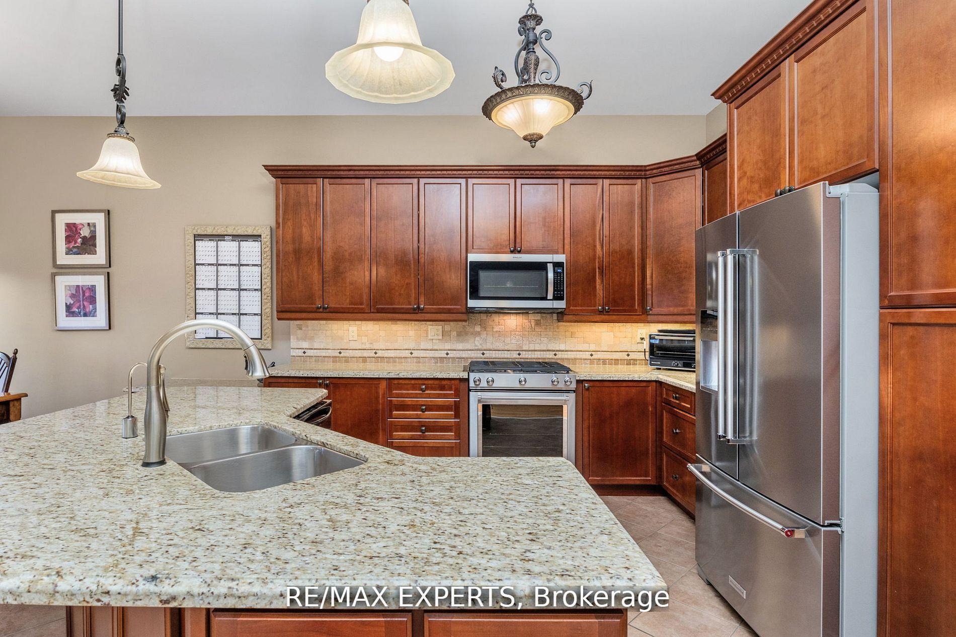 Photo 17 of 20 Concorde Drive, Brampton, Vales of Castlemore North — HOMEH