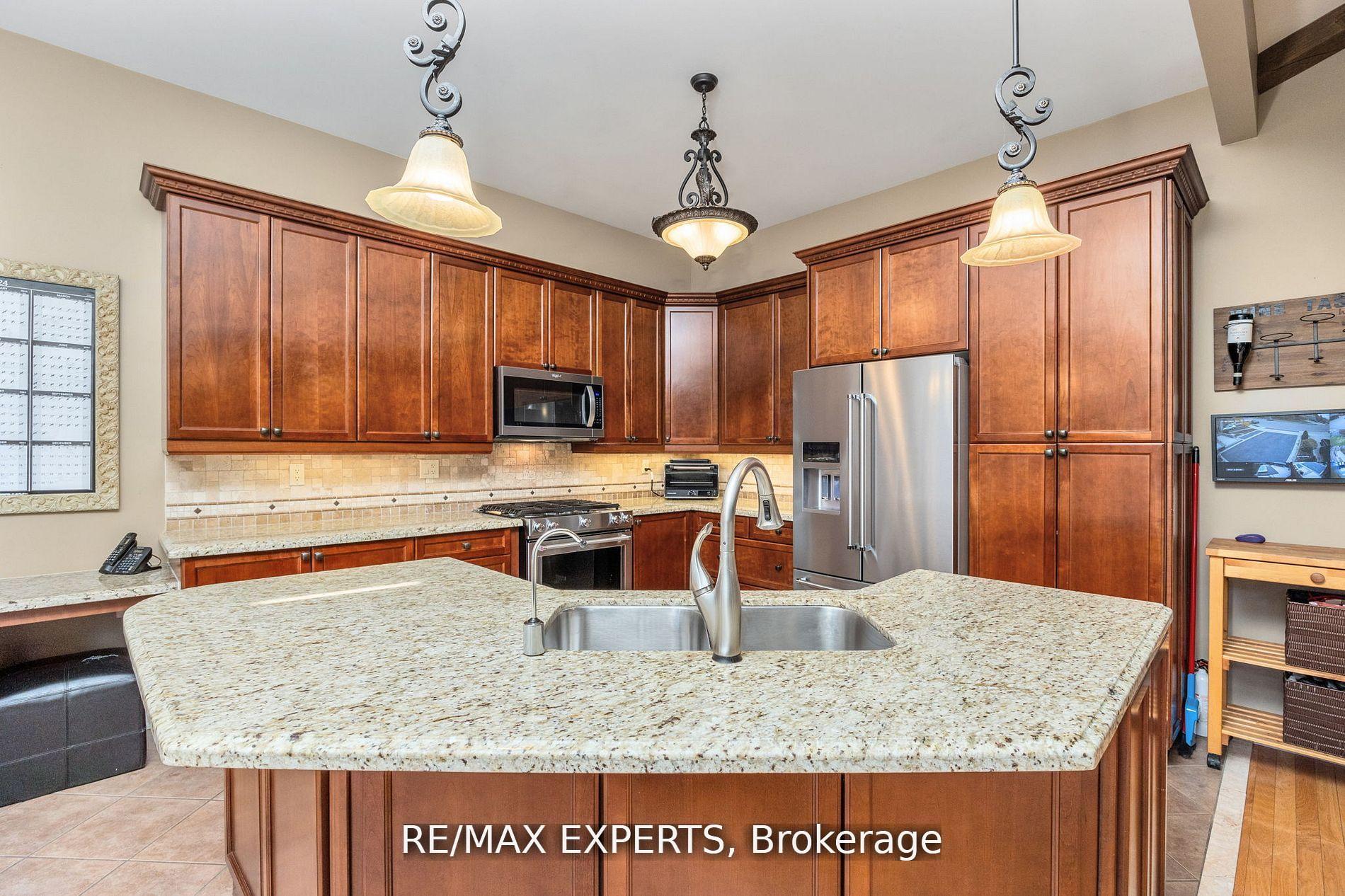 Photo 15 of 20 Concorde Drive, Brampton, Vales of Castlemore North — HOMEH