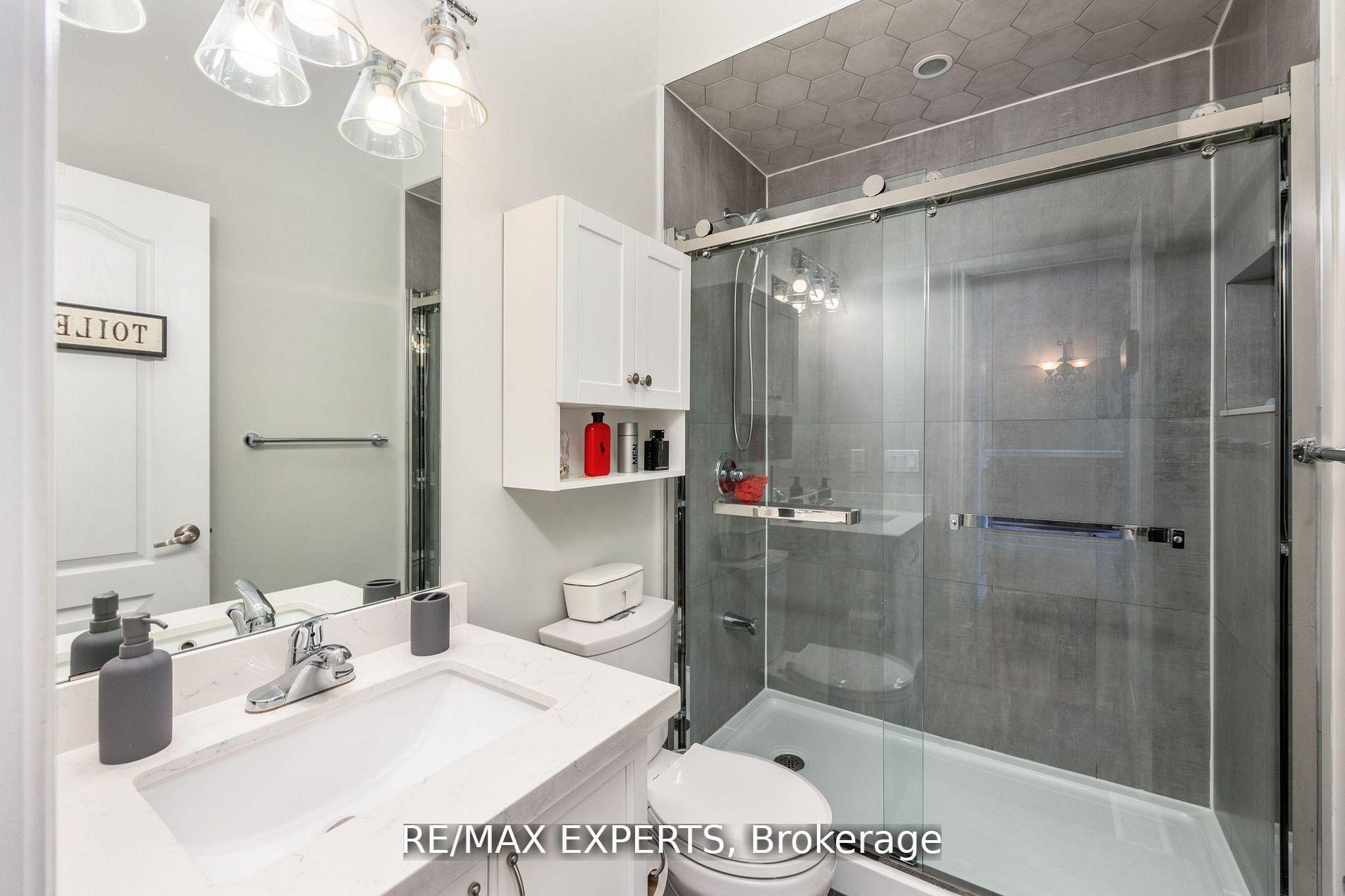 Photo 6 of 20 Concorde Drive, Brampton, Vales of Castlemore North — HOMEH