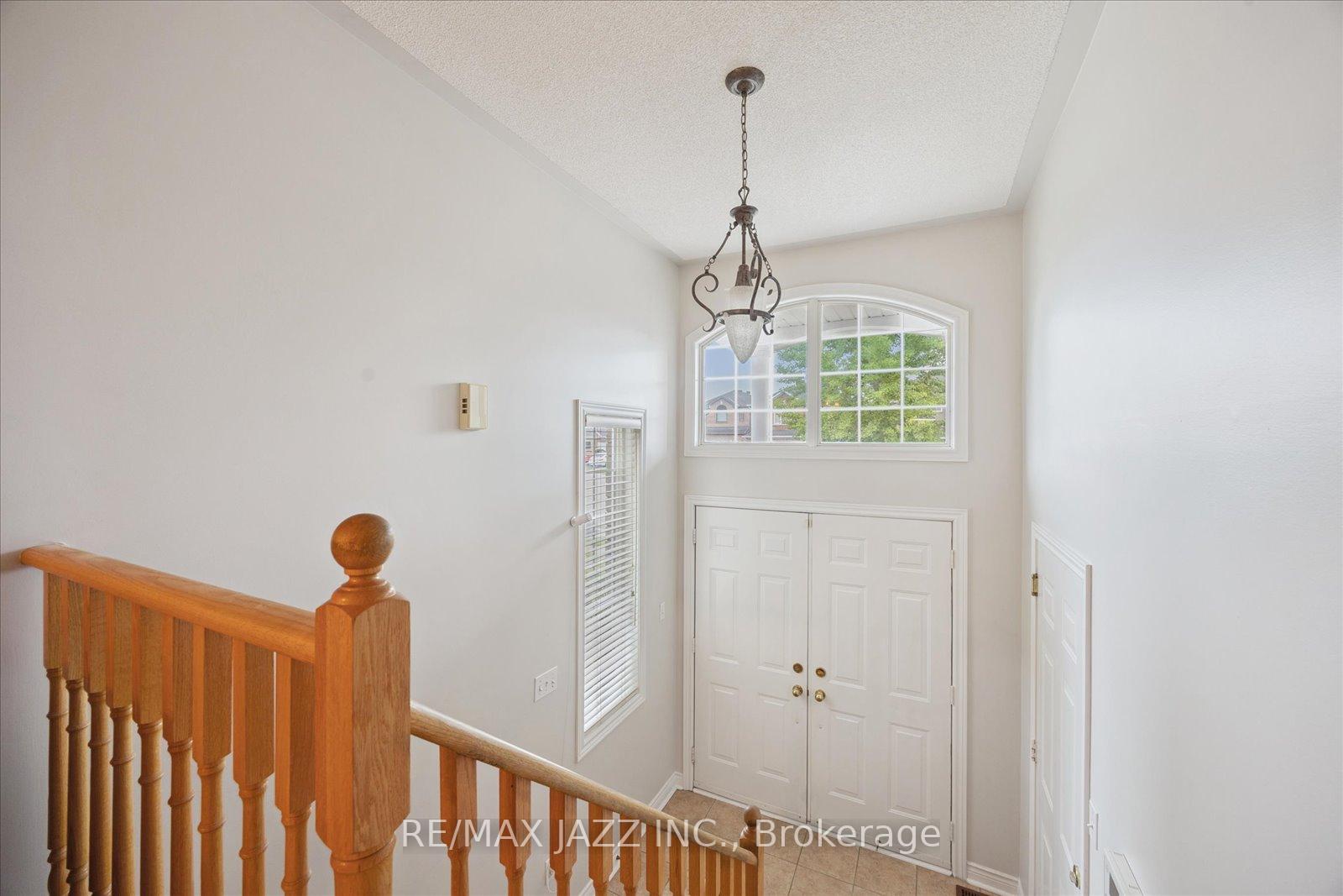 Photo 2 of 12 Lacroix Court, Whitby, Taunton North — HOMEH