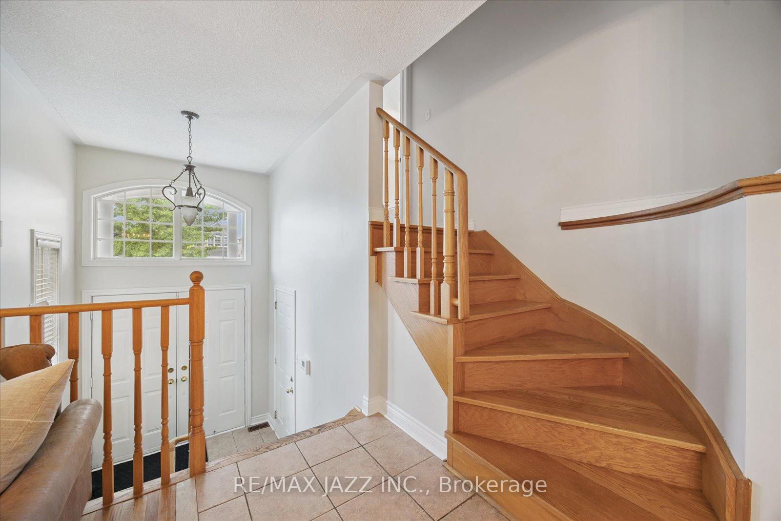 Photo 8 of 12 Lacroix Court, Whitby, Taunton North — HOMEH