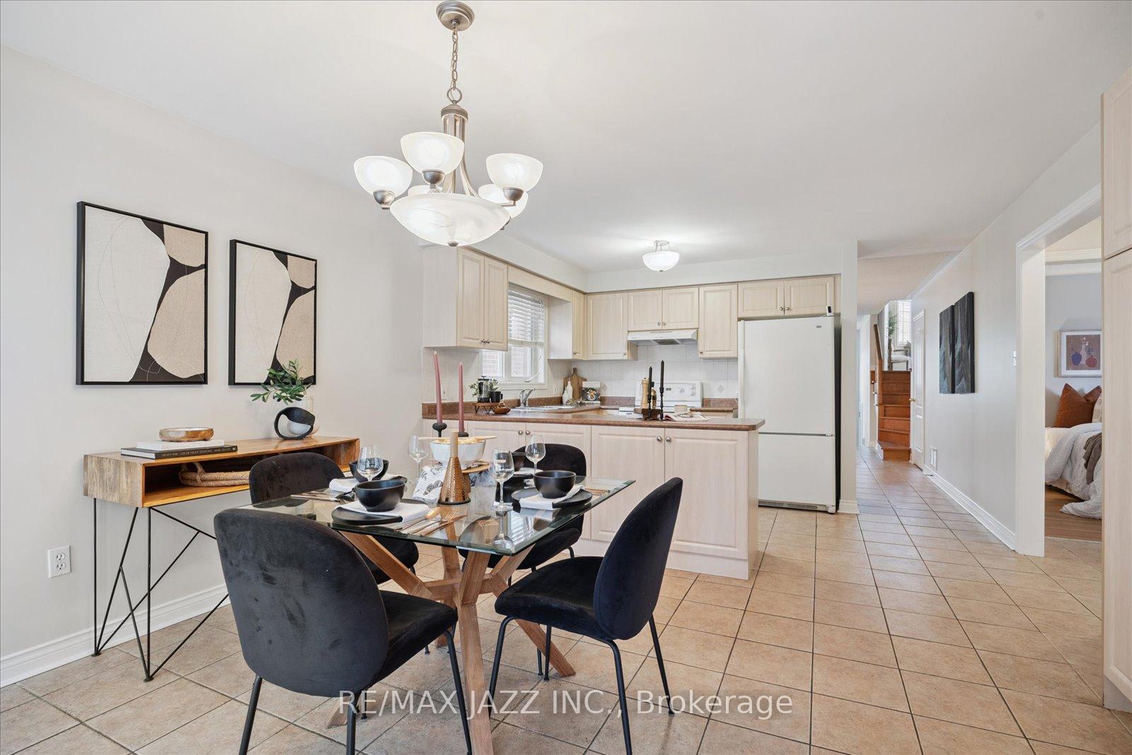 Photo 13 of 12 Lacroix Court, Whitby, Taunton North — HOMEH