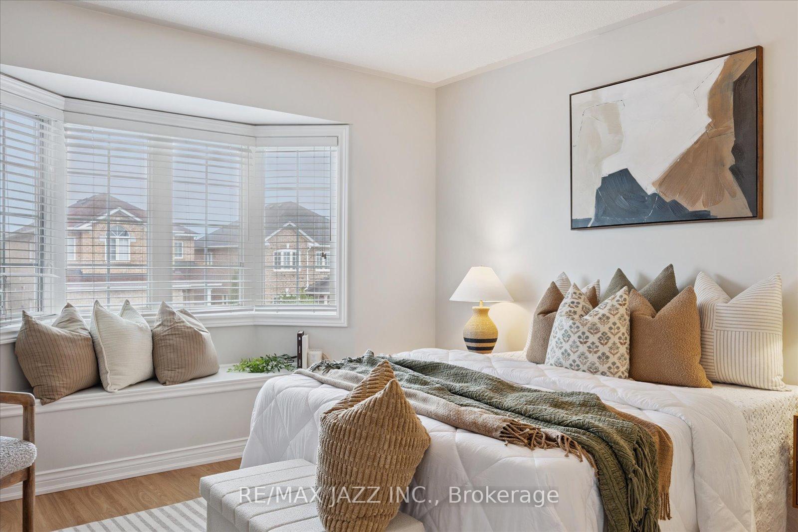 Photo 21 of 12 Lacroix Court, Whitby, Taunton North — HOMEH