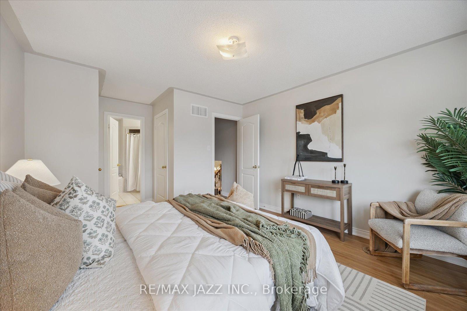 Photo 18 of 12 Lacroix Court, Whitby, Taunton North — HOMEH