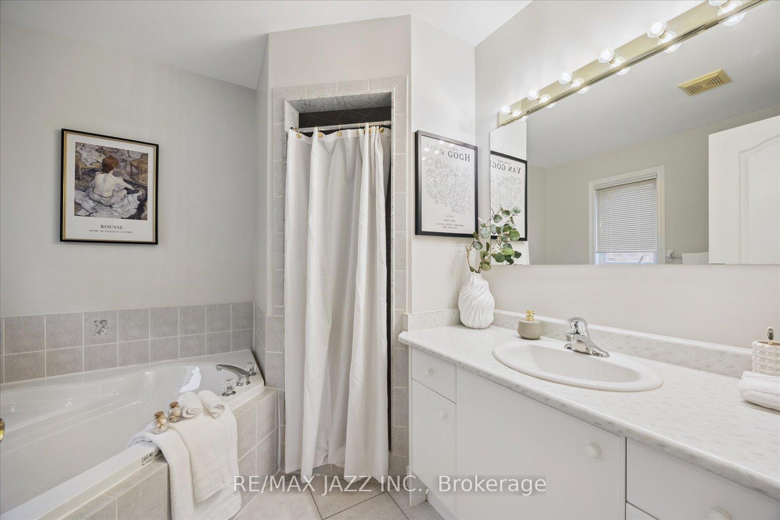 Photo 15 of 12 Lacroix Court, Whitby, Taunton North — HOMEH