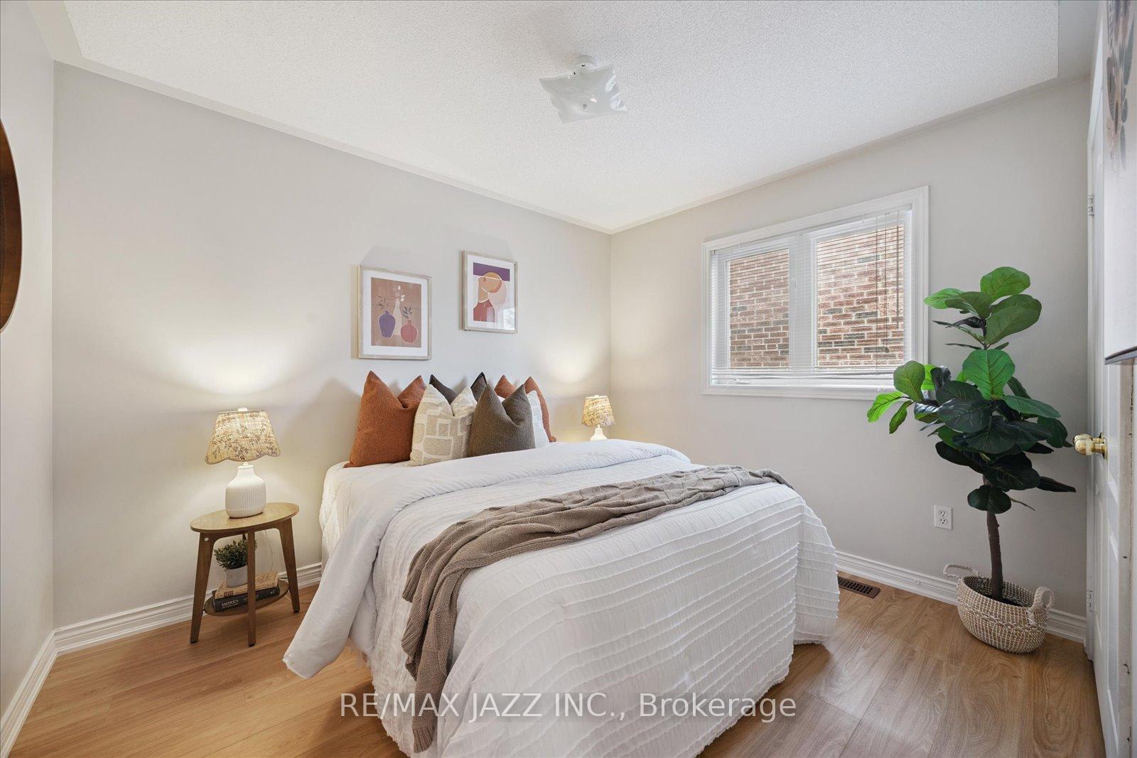 Photo 30 of 12 Lacroix Court, Whitby, Taunton North — HOMEH