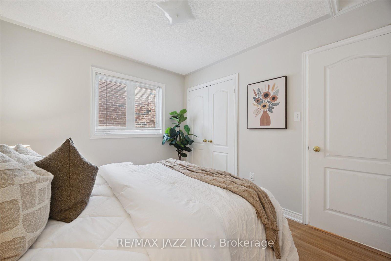 Photo 35 of 12 Lacroix Court, Whitby, Taunton North — HOMEH