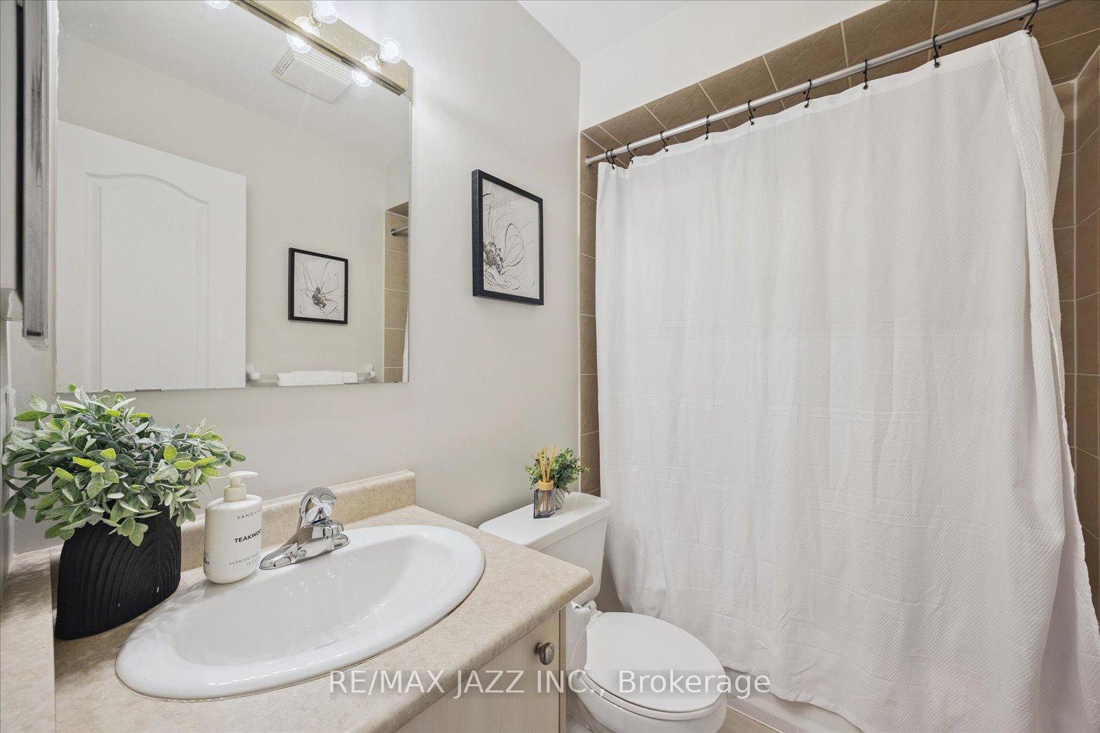 Photo 7 of 12 Lacroix Court, Whitby, Taunton North — HOMEH