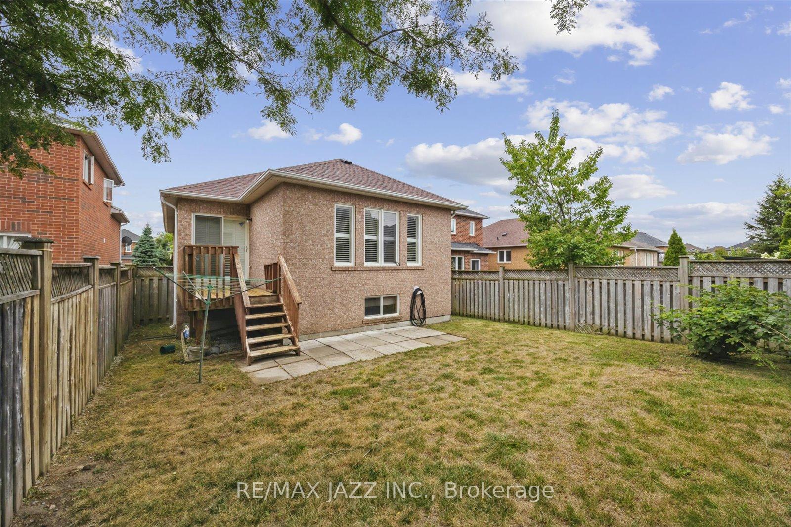 Photo 38 of 12 Lacroix Court, Whitby, Taunton North — HOMEH