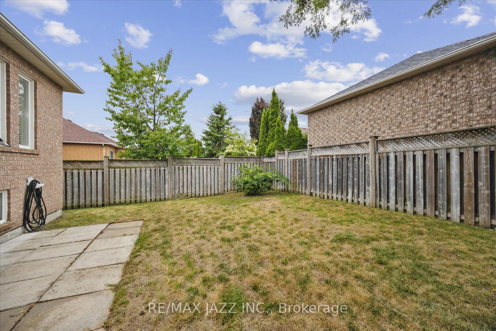 Photo 29 of 12 Lacroix Court, Whitby, Taunton North — HOMEH