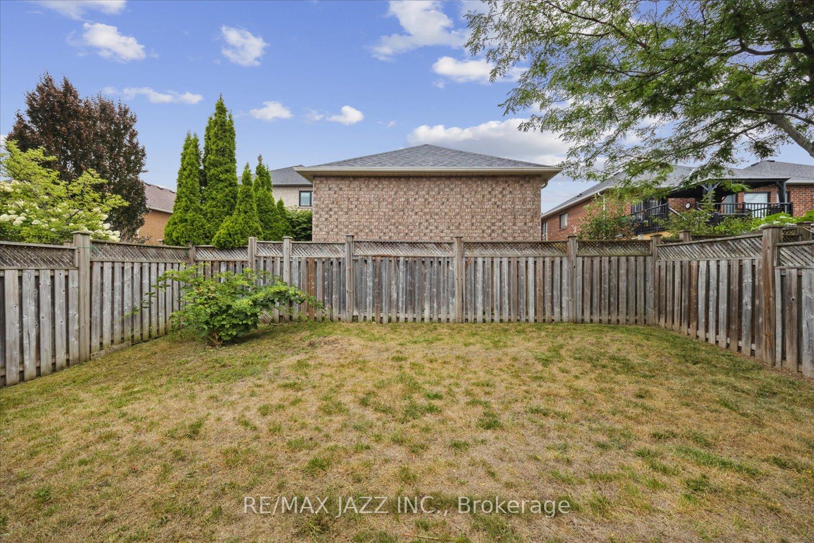 Photo 39 of 12 Lacroix Court, Whitby, Taunton North — HOMEH