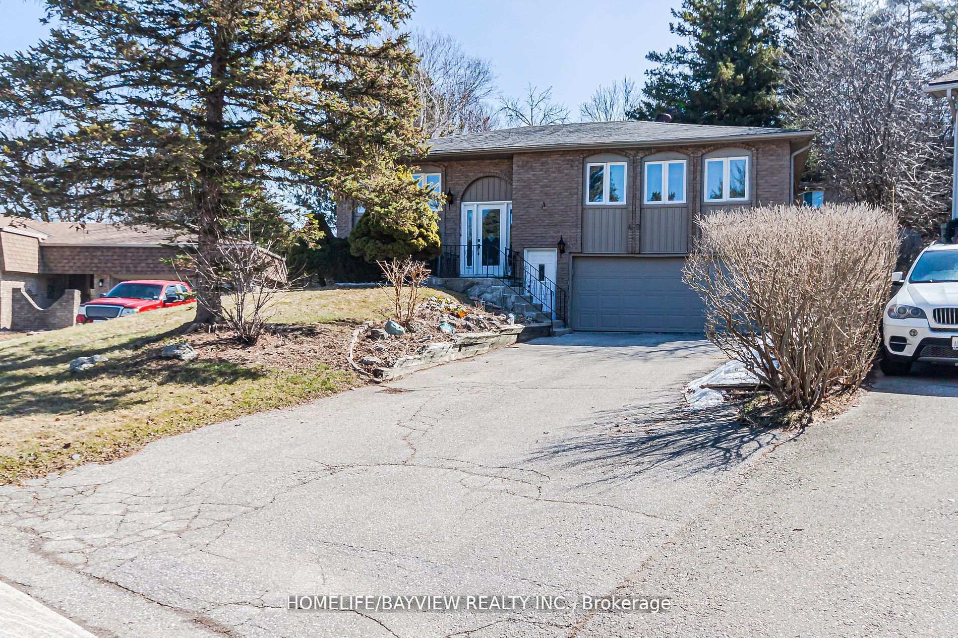 Photo 1 of 49 Hilltop Court, Caledon, Bolton West — HOMEH