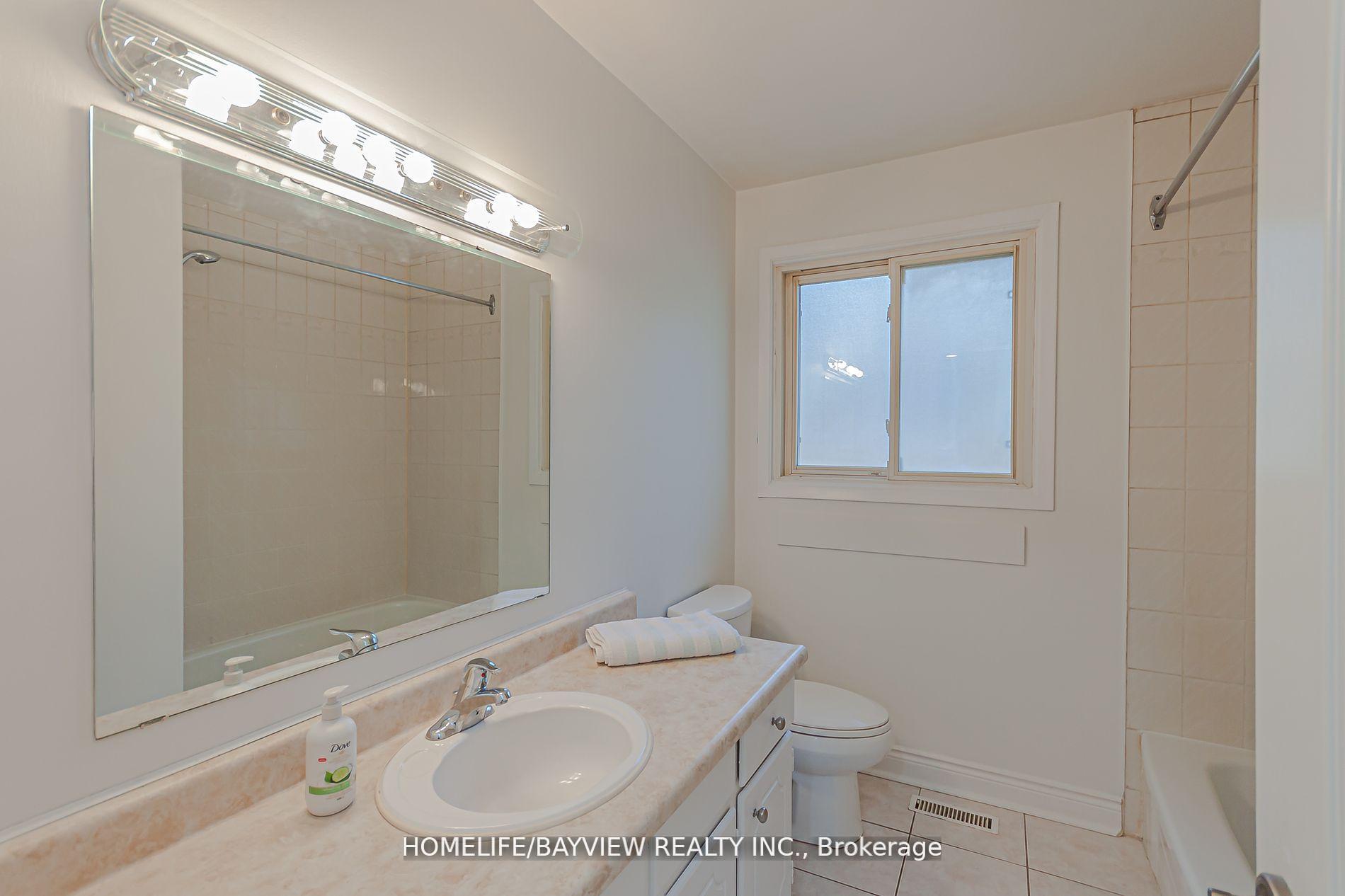 Photo 12 of 49 Hilltop Court, Caledon, Bolton West — HOMEH