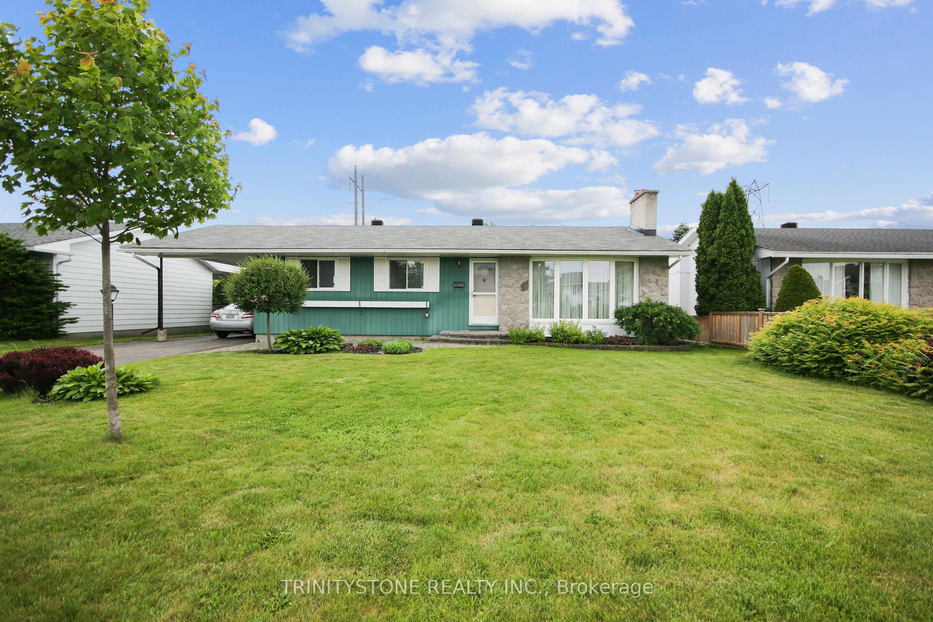 Photo 10 of 18 charing Road, Ottawa, Craig Henry/Woodvale — HOMEH