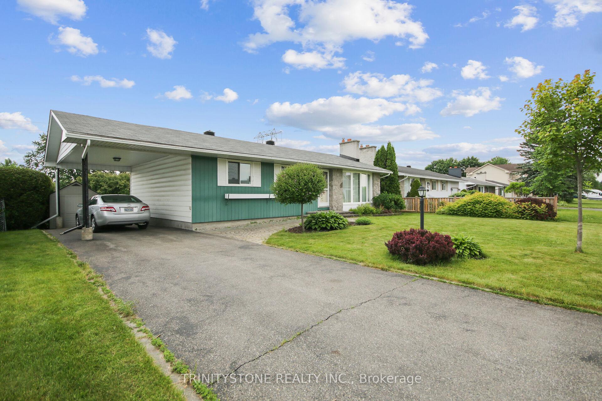 Photo 6 of 18 charing Road, Ottawa, Craig Henry/Woodvale — HOMEH