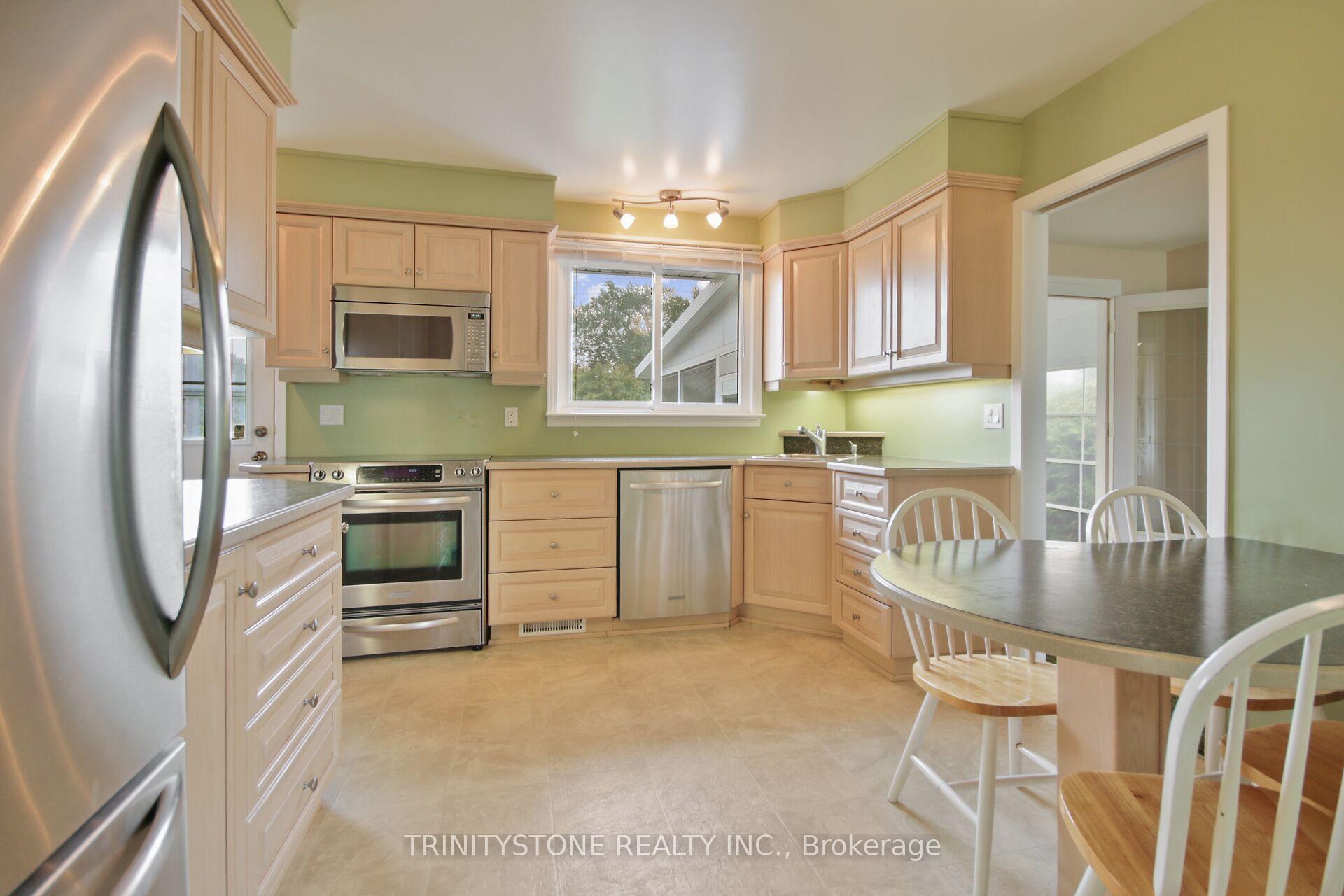 Photo 50 of 18 charing Road, Ottawa, Craig Henry/Woodvale — HOMEH