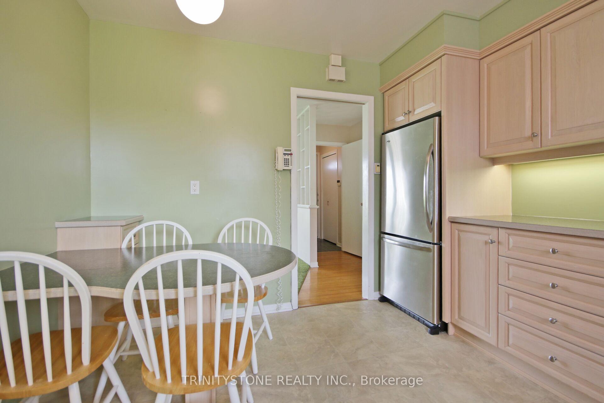 Photo 39 of 18 charing Road, Ottawa, Craig Henry/Woodvale — HOMEH