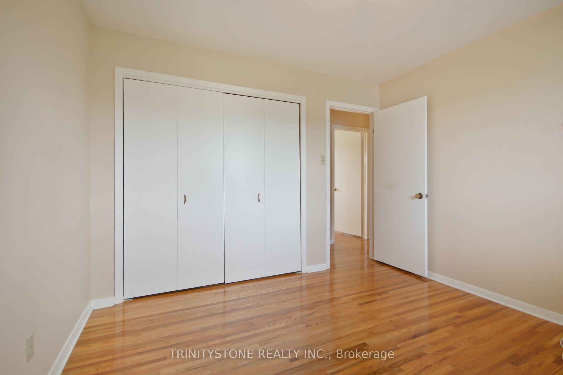 Photo 21 of 18 charing Road, Ottawa, Craig Henry/Woodvale — HOMEH