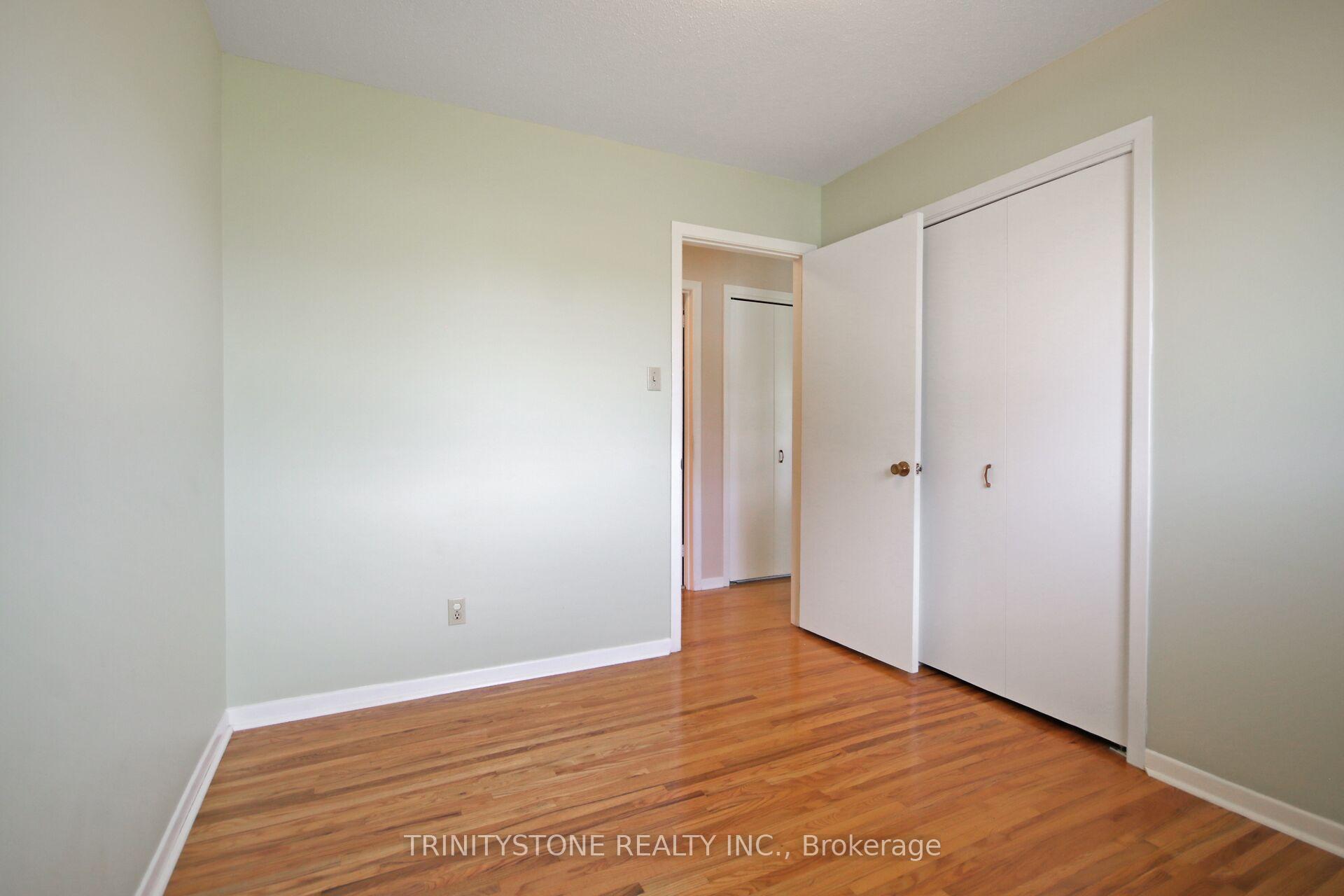 Photo 26 of 18 charing Road, Ottawa, Craig Henry/Woodvale — HOMEH