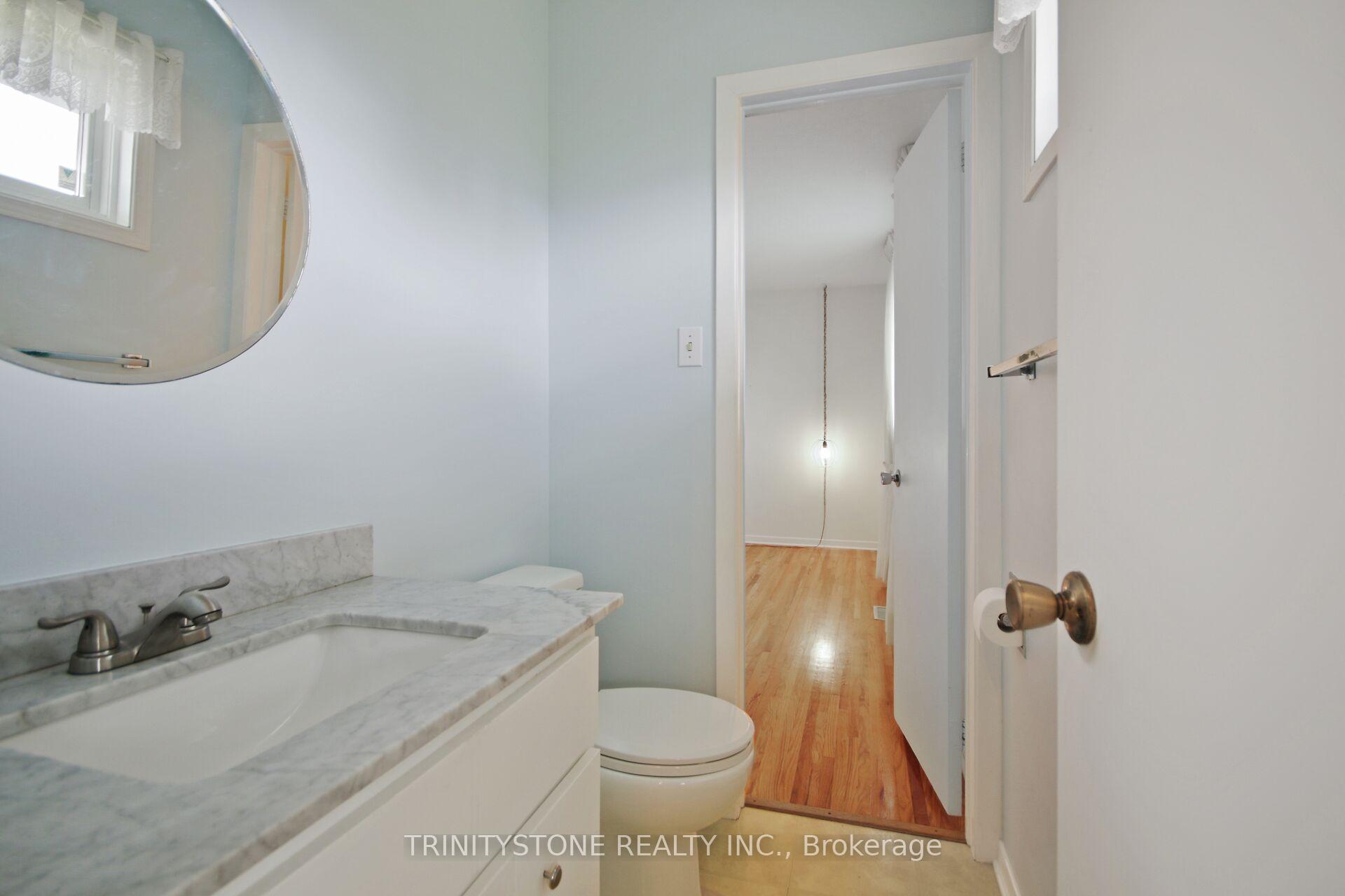 Photo 25 of 18 charing Road, Ottawa, Craig Henry/Woodvale — HOMEH