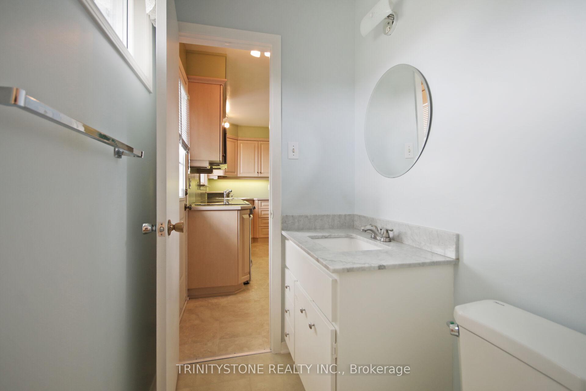 Photo 45 of 18 charing Road, Ottawa, Craig Henry/Woodvale — HOMEH