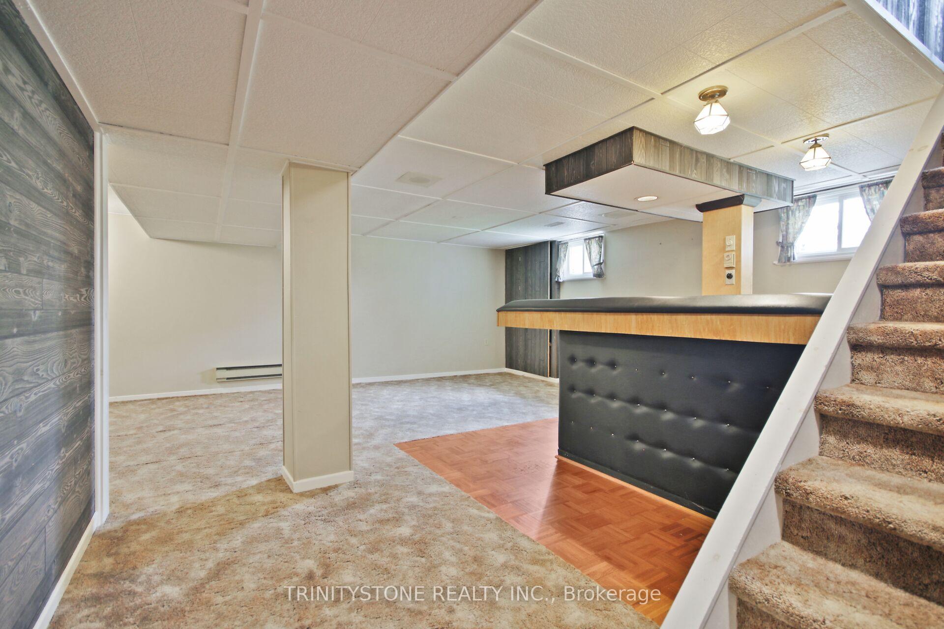 Photo 32 of 18 charing Road, Ottawa, Craig Henry/Woodvale — HOMEH