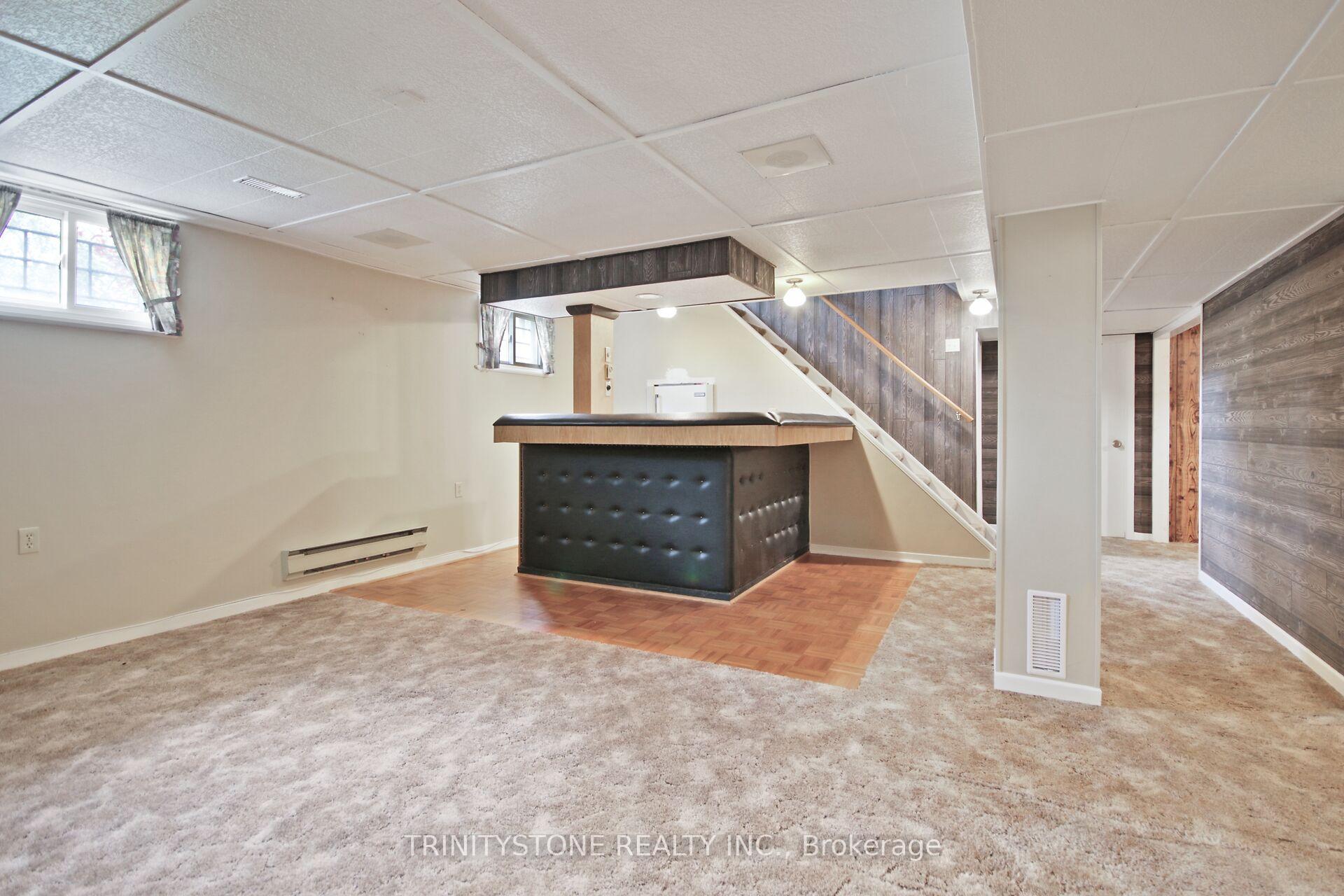 Photo 34 of 18 charing Road, Ottawa, Craig Henry/Woodvale — HOMEH
